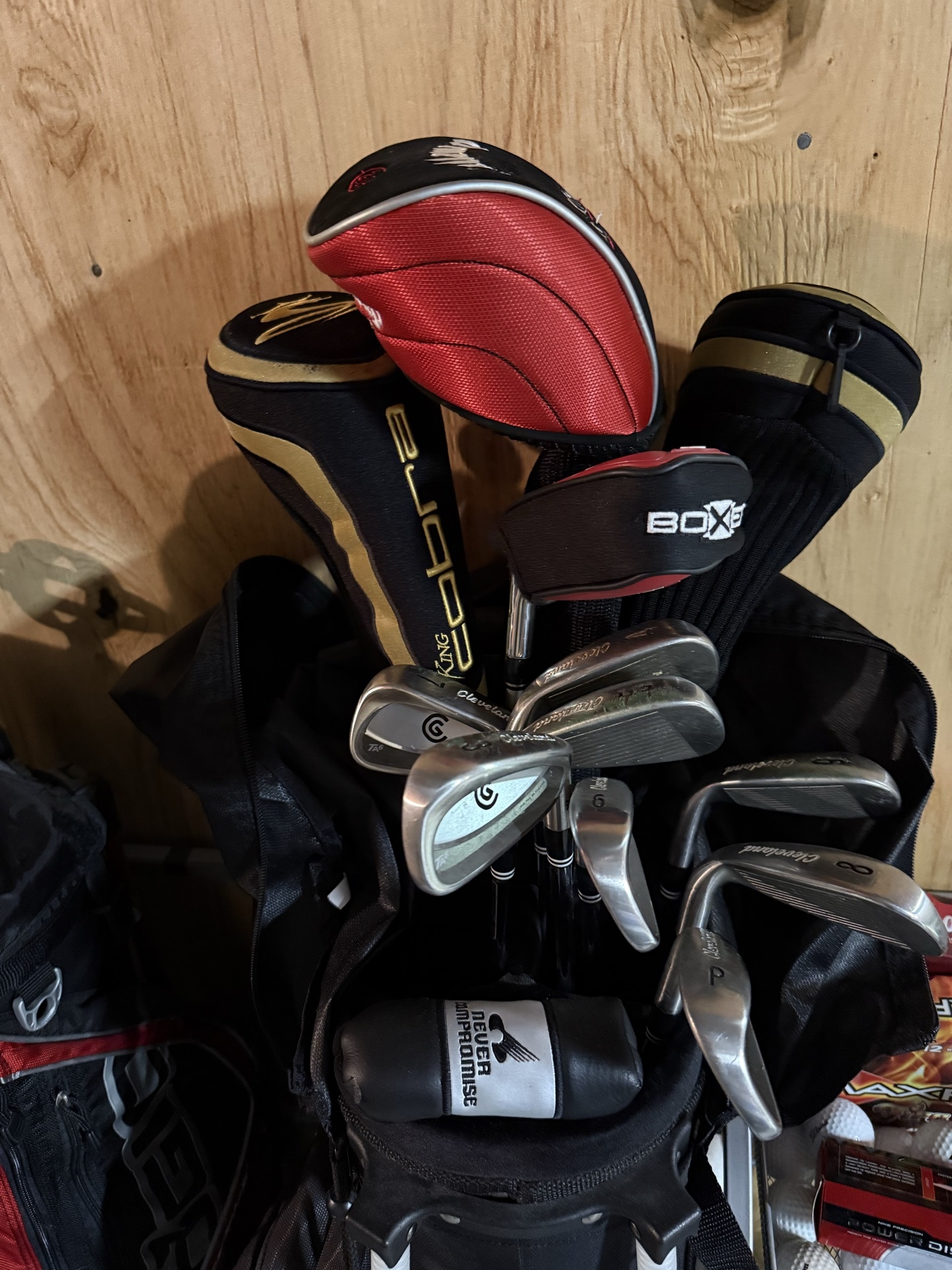 Golf bag with clubs and accessories - image 1 of 6
