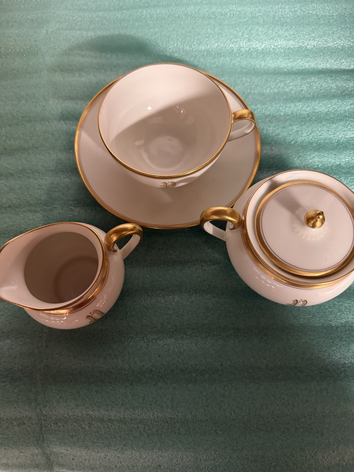 Limoges - Havilsnd for Mrs Picard Porcelain tea service with gold trim and monogram - image 2 of 4