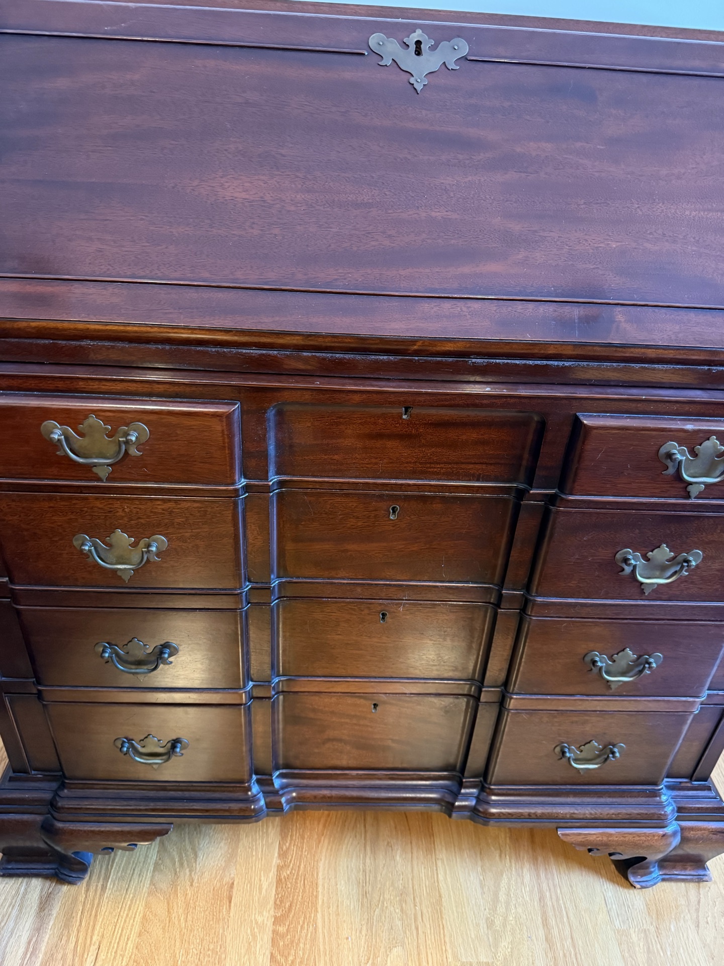 Antique mahogany slant-front desk with upper cabinet - image 5 of 9