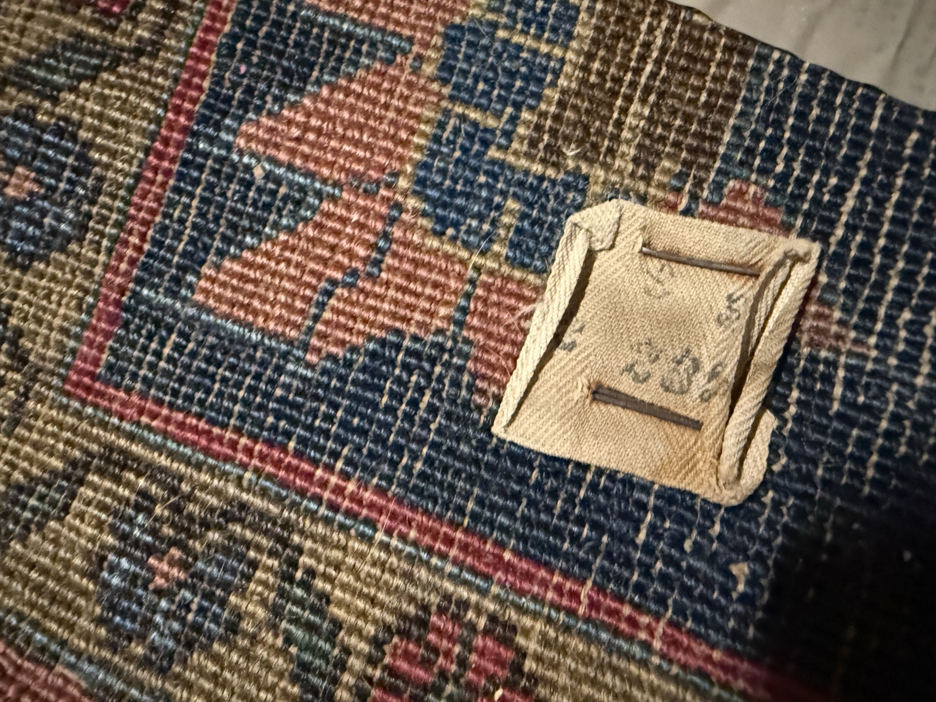  Persian-style floral  rug - image 5 of 7