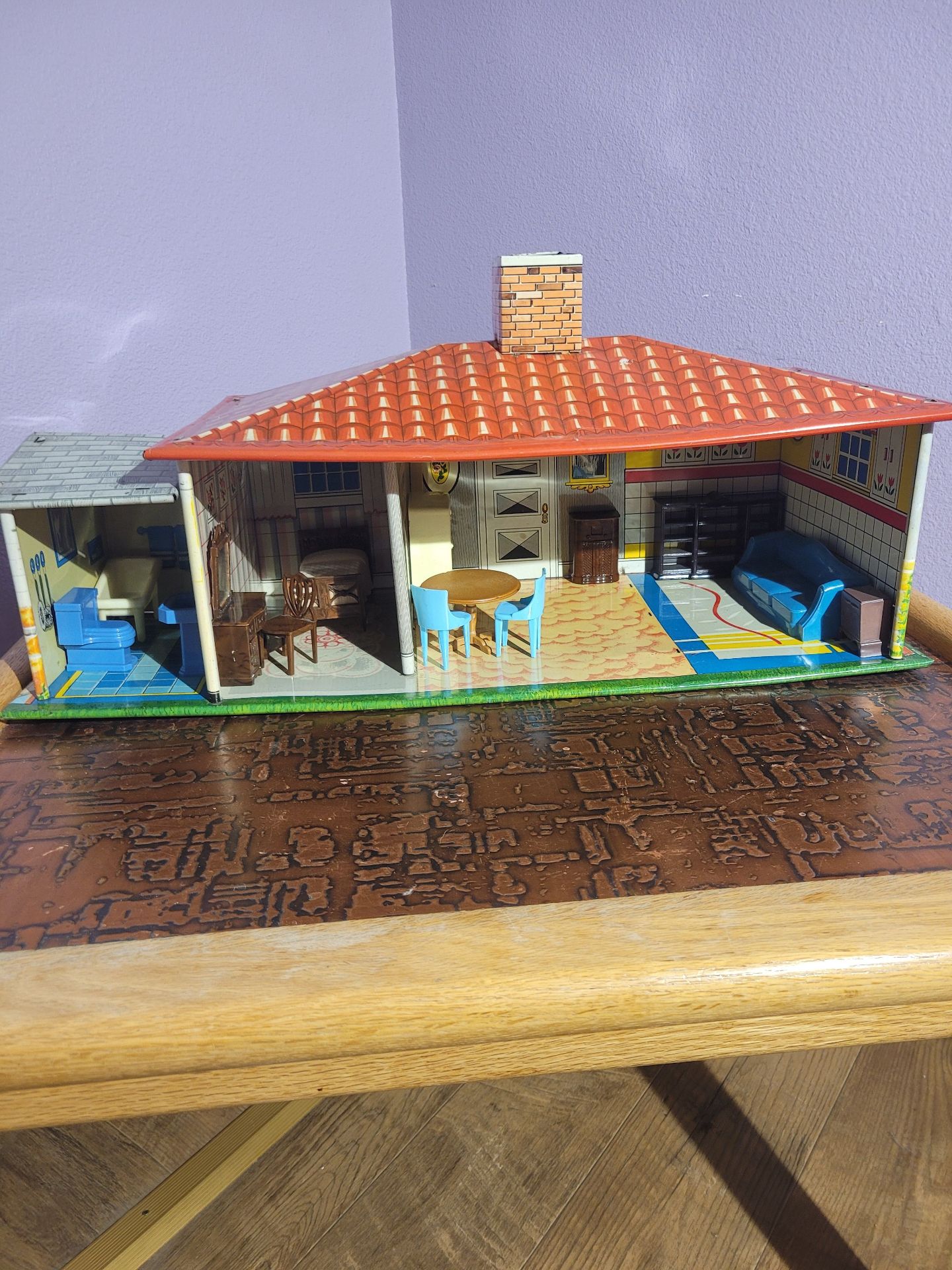 Tin Toy Doll House With Furniture. #1 - image 1 of 6