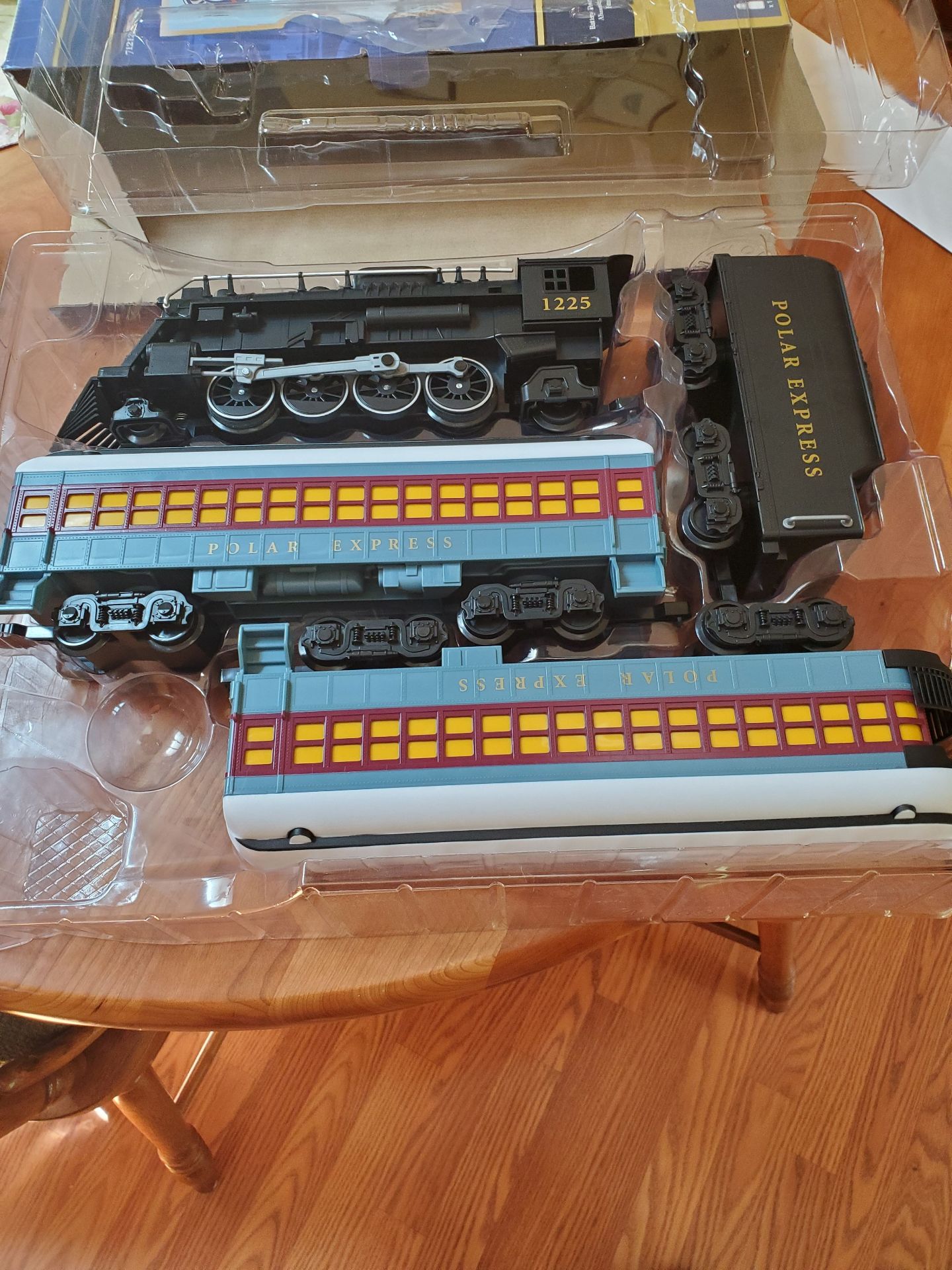 Lionel Polar Express Train With Bluetooth - image 6 of 8