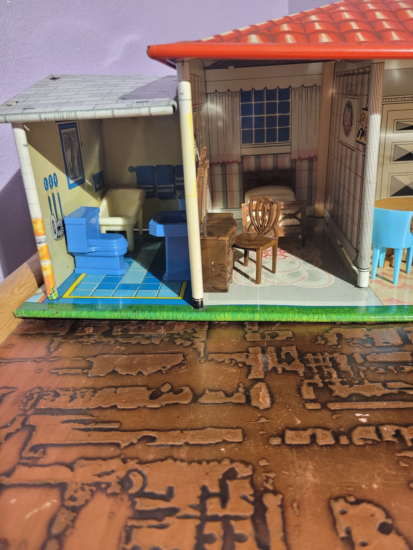 Tin Toy Doll House With Furniture. #1 - image 3 of 6
