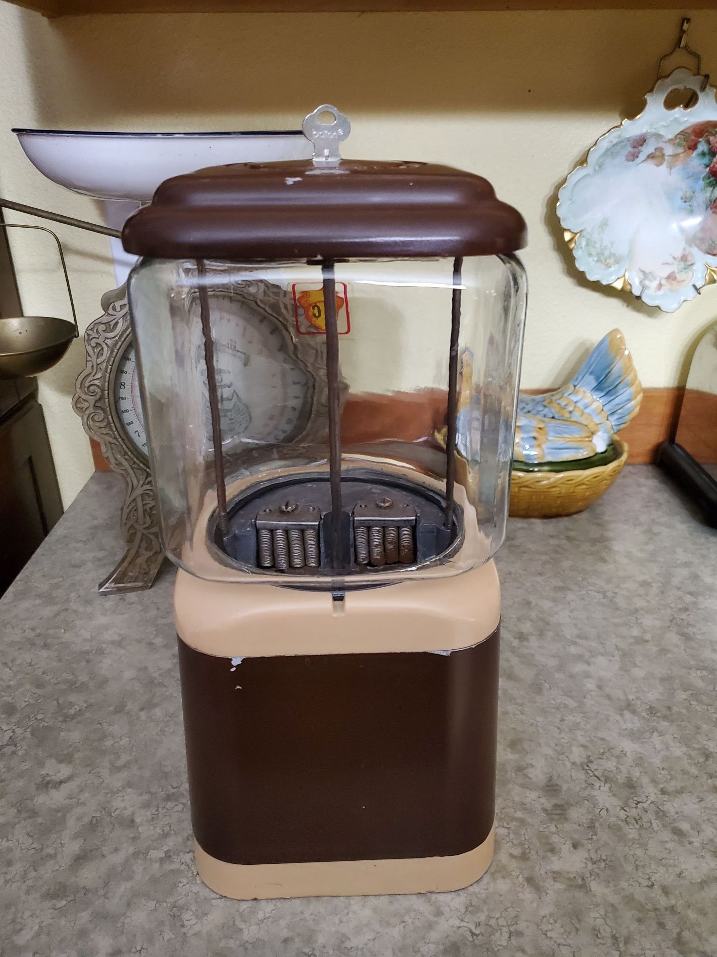 1 Cent Peanut Dispenser. - image 3 of 6