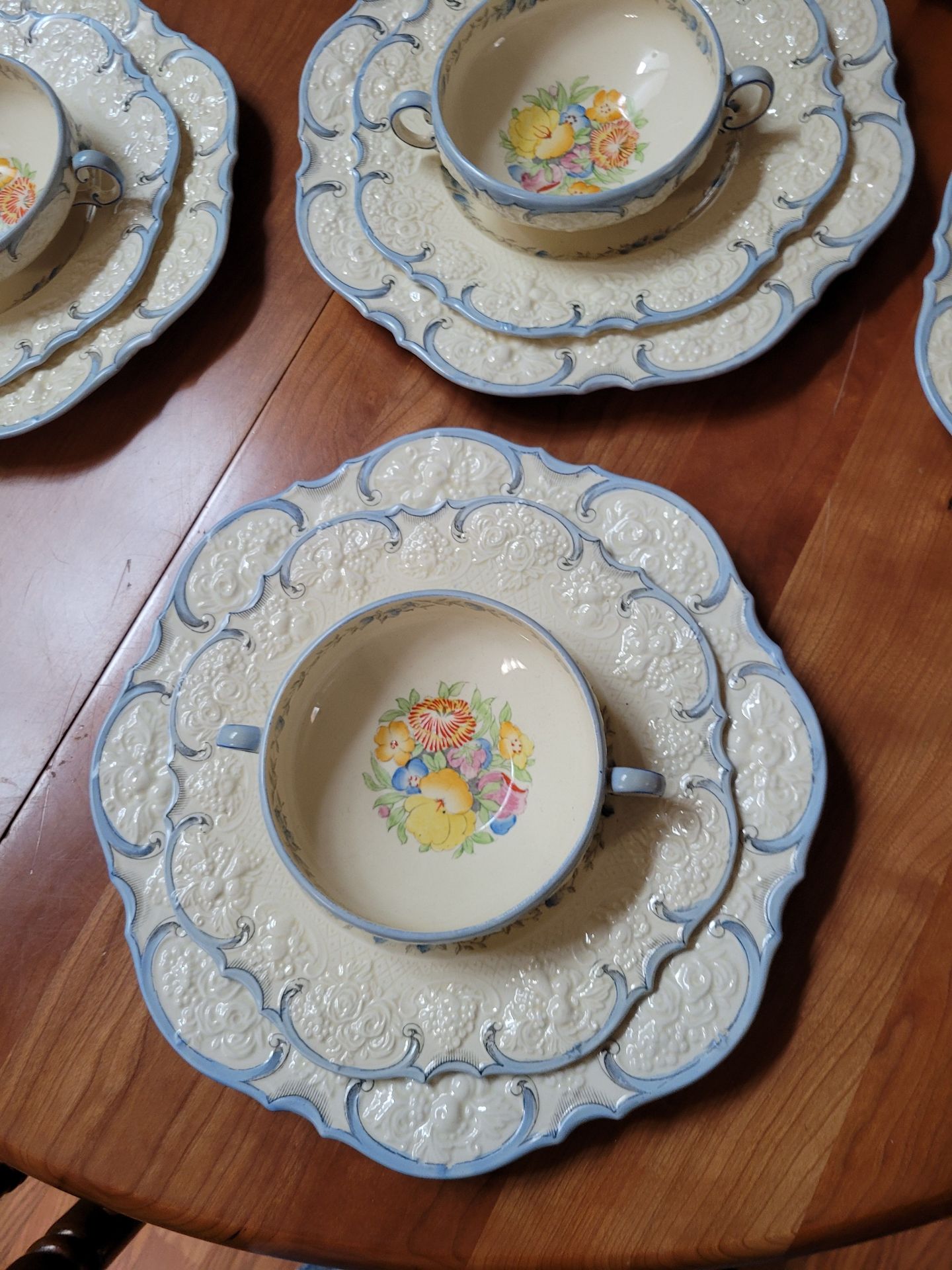 Set of Crown Dlucal Floral Dinner And Salad Plates With Bowls - image 3 of 8