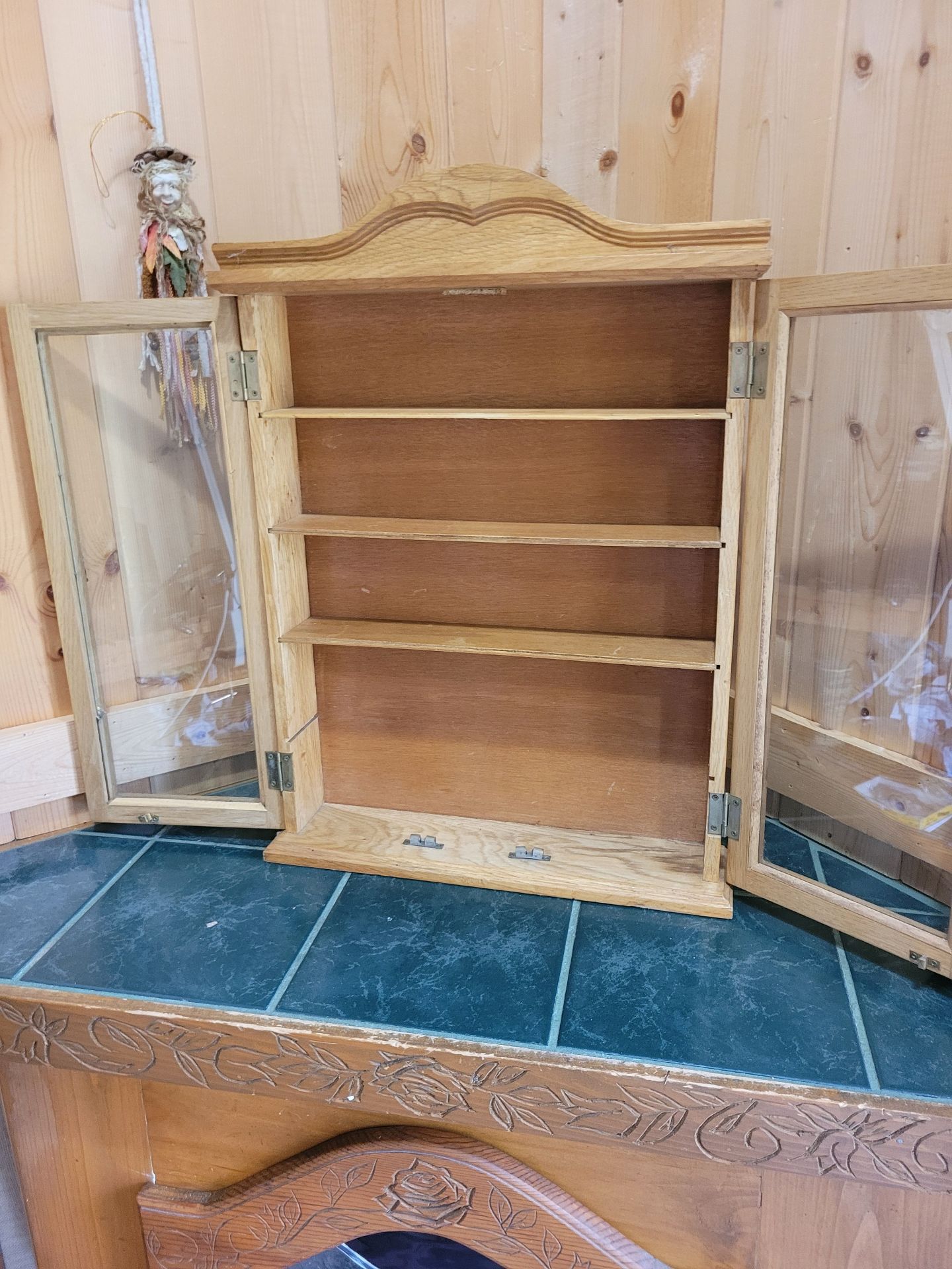 Small Wall Hanging Display Cabinet. - image 3 of 7