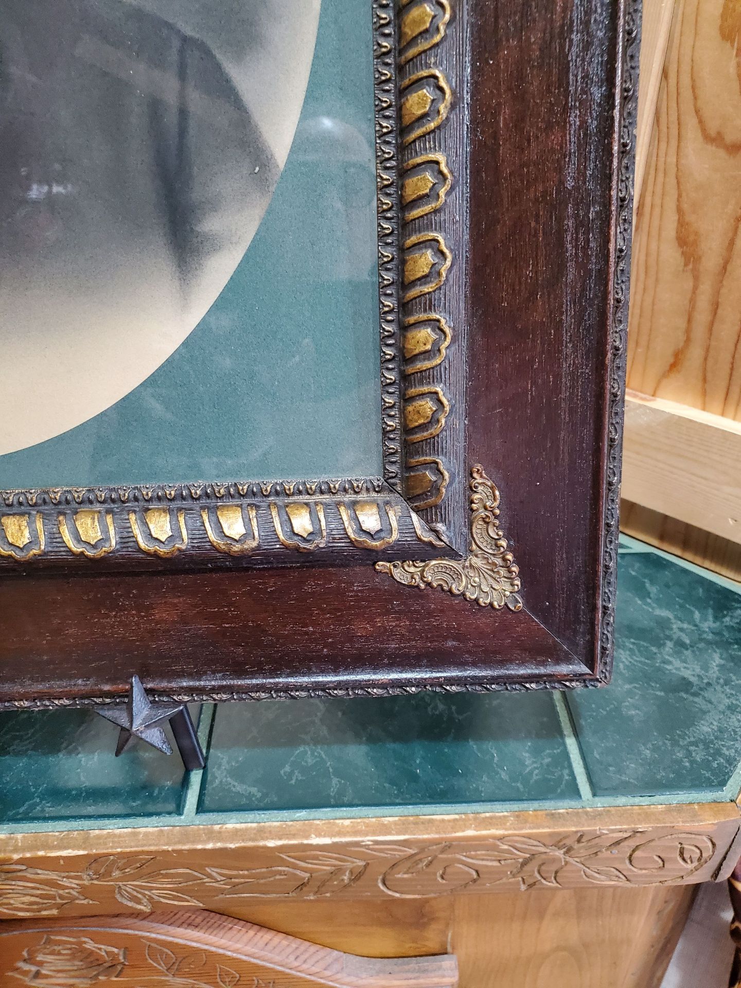 Antique Picture Frame With Instant Family History - image 5 of 11