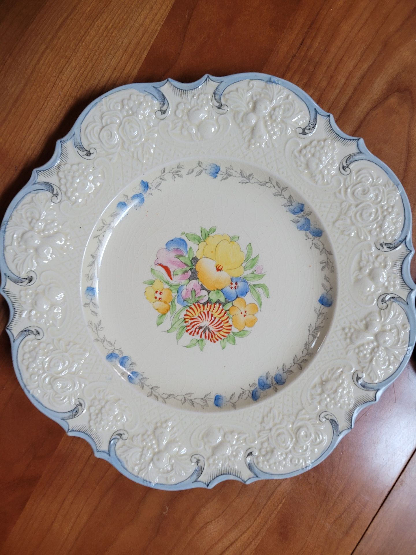 Set of Crown Dlucal Floral Dinner And Salad Plates With Bowls - image 5 of 8