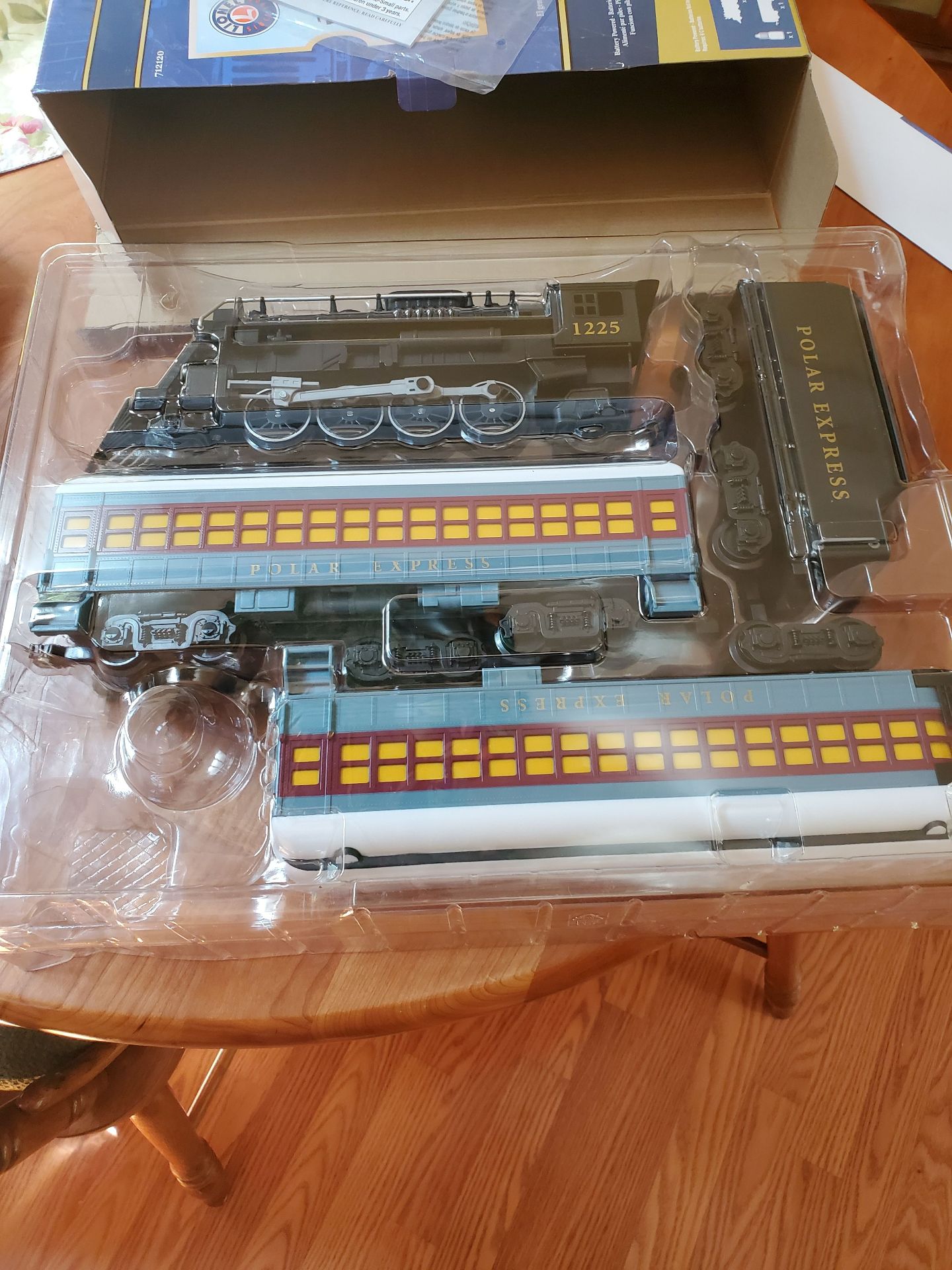 Lionel Polar Express Train With Bluetooth - image 5 of 8
