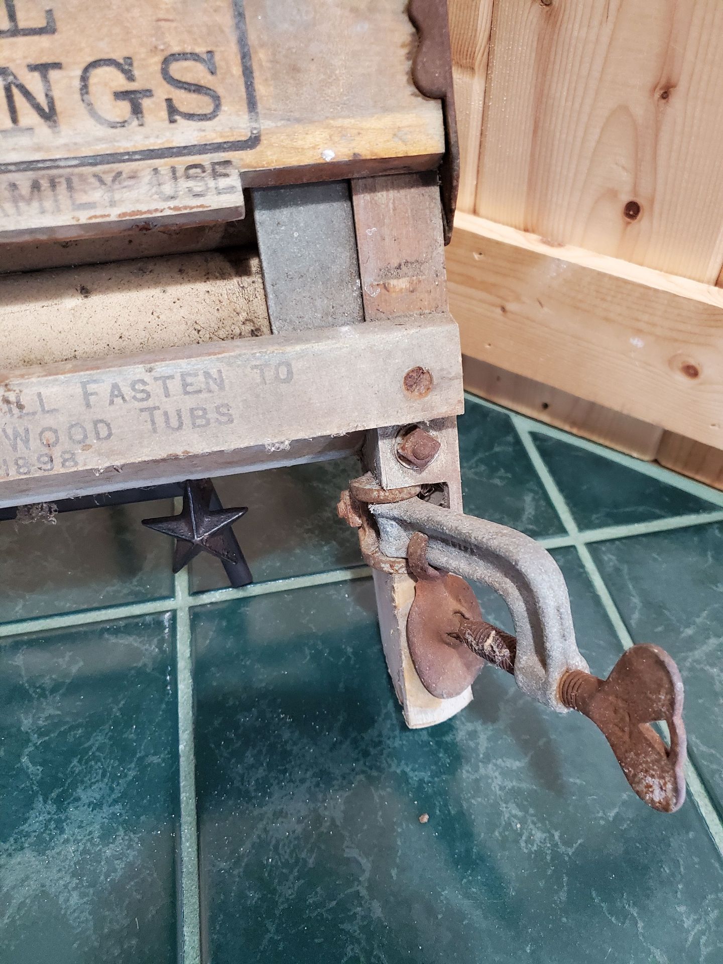 Wash Tub Wringer. - image 4 of 7