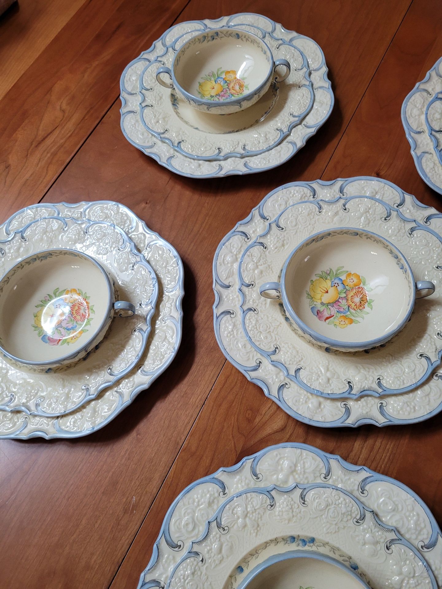 Set of Crown Dlucal Floral Dinner And Salad Plates With Bowls - image 2 of 8