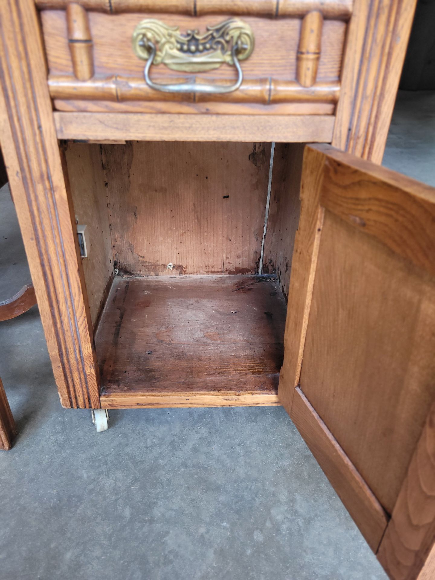 Vintage/Antique Petite Tables - image 5 of 9