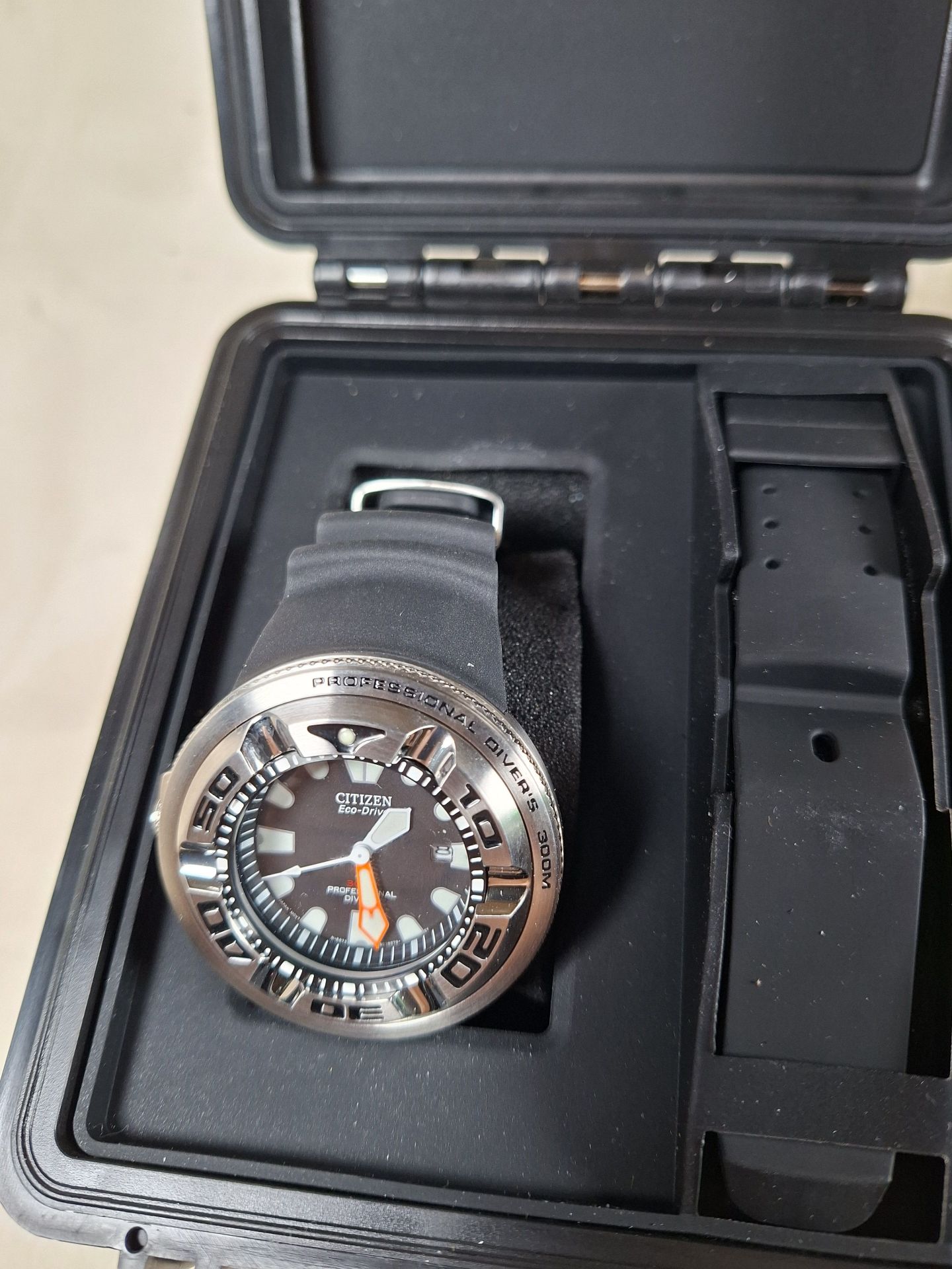 Citizen Eco-Drive BJ8050-08E Professional Diver's 300M Wristwatch with Case and Manuals - image 3 of 13