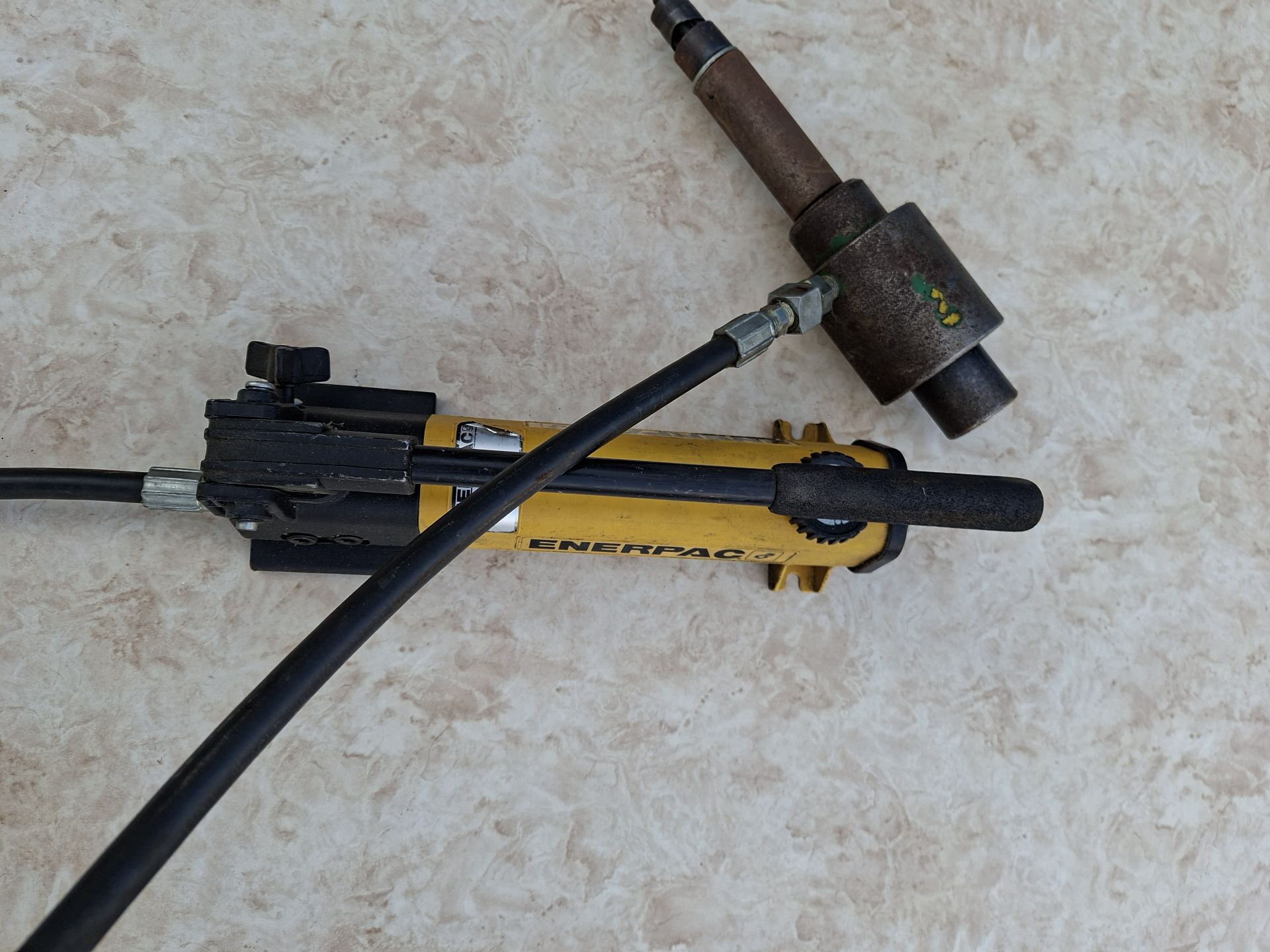 Enerpac Hydraulic Hand Pump and Cylinder - image 8 of 11