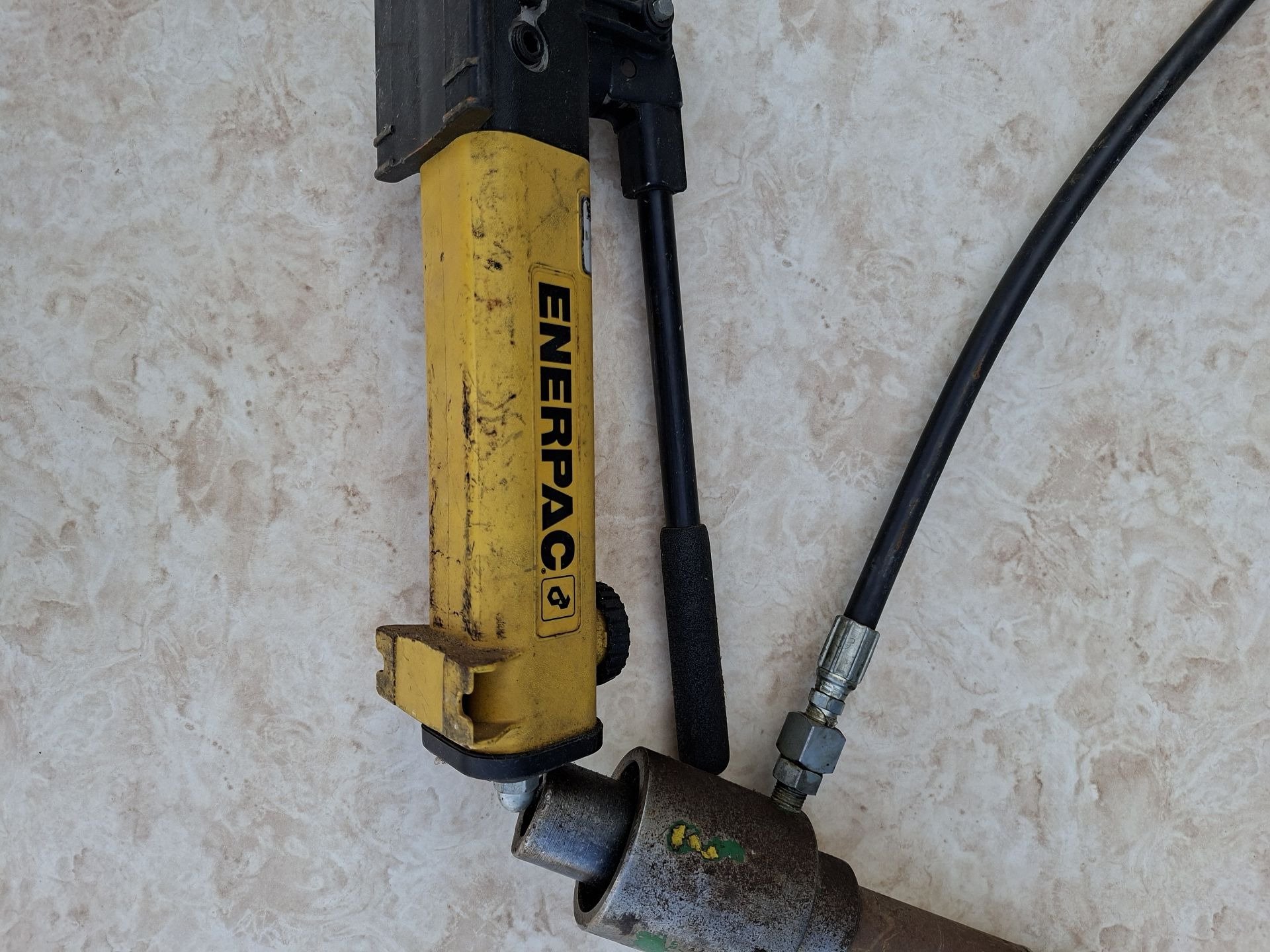 Enerpac Hydraulic Hand Pump and Cylinder - image 4 of 11
