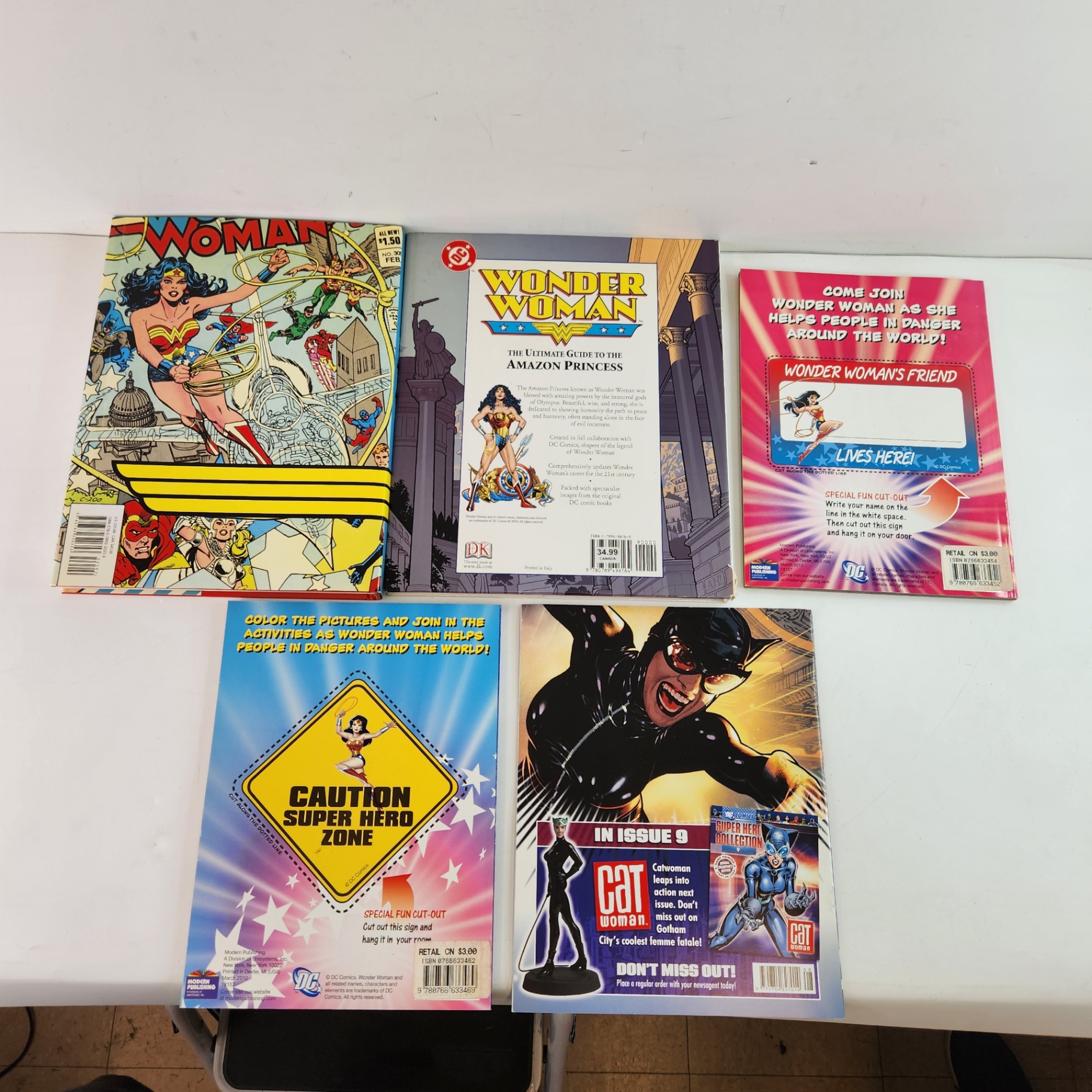 Wonder Woman Hardcovers, Coloring Books + Magazine - image 4 of 4