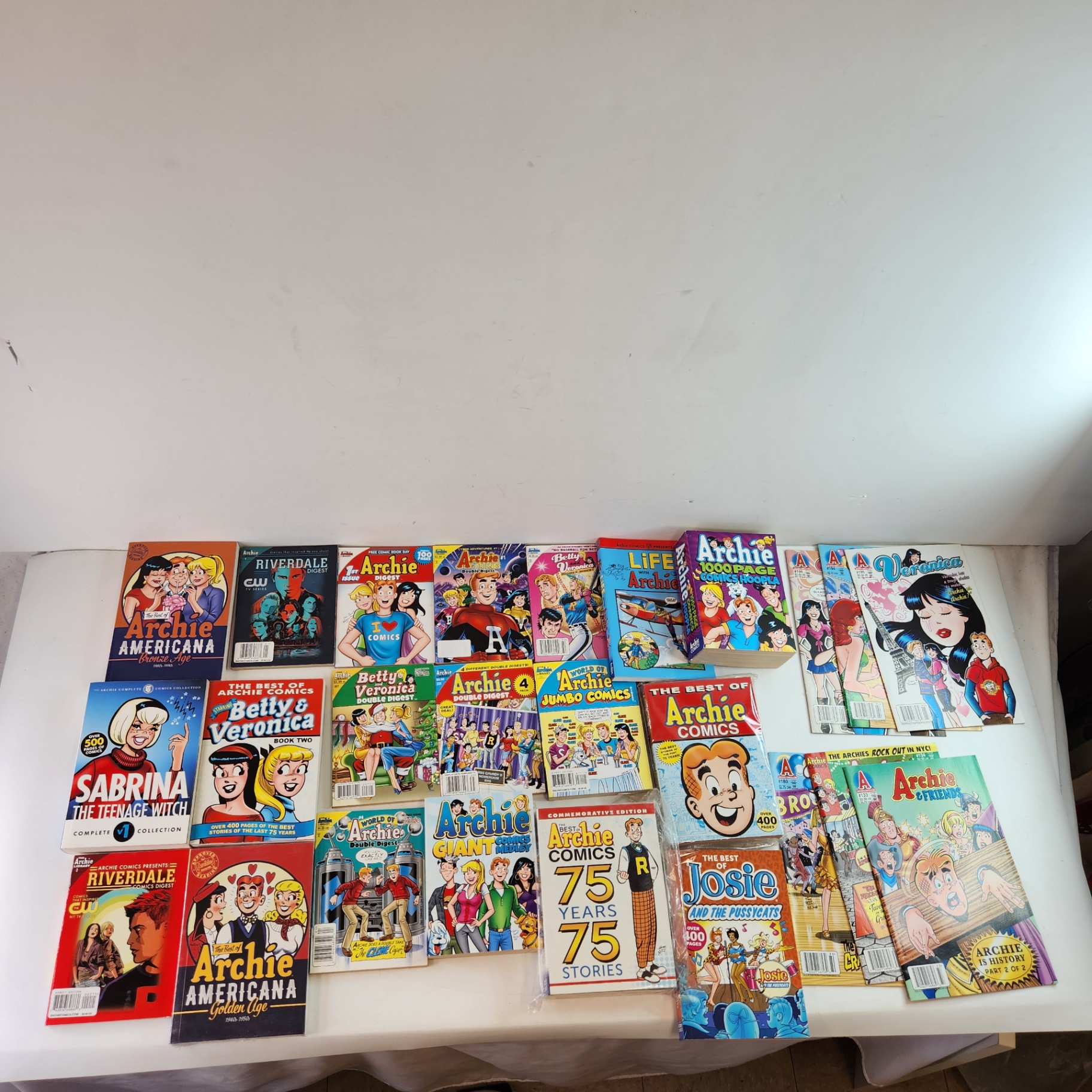 Archie Americana, Digest, Riverdale Comic Books - image 1 of 7