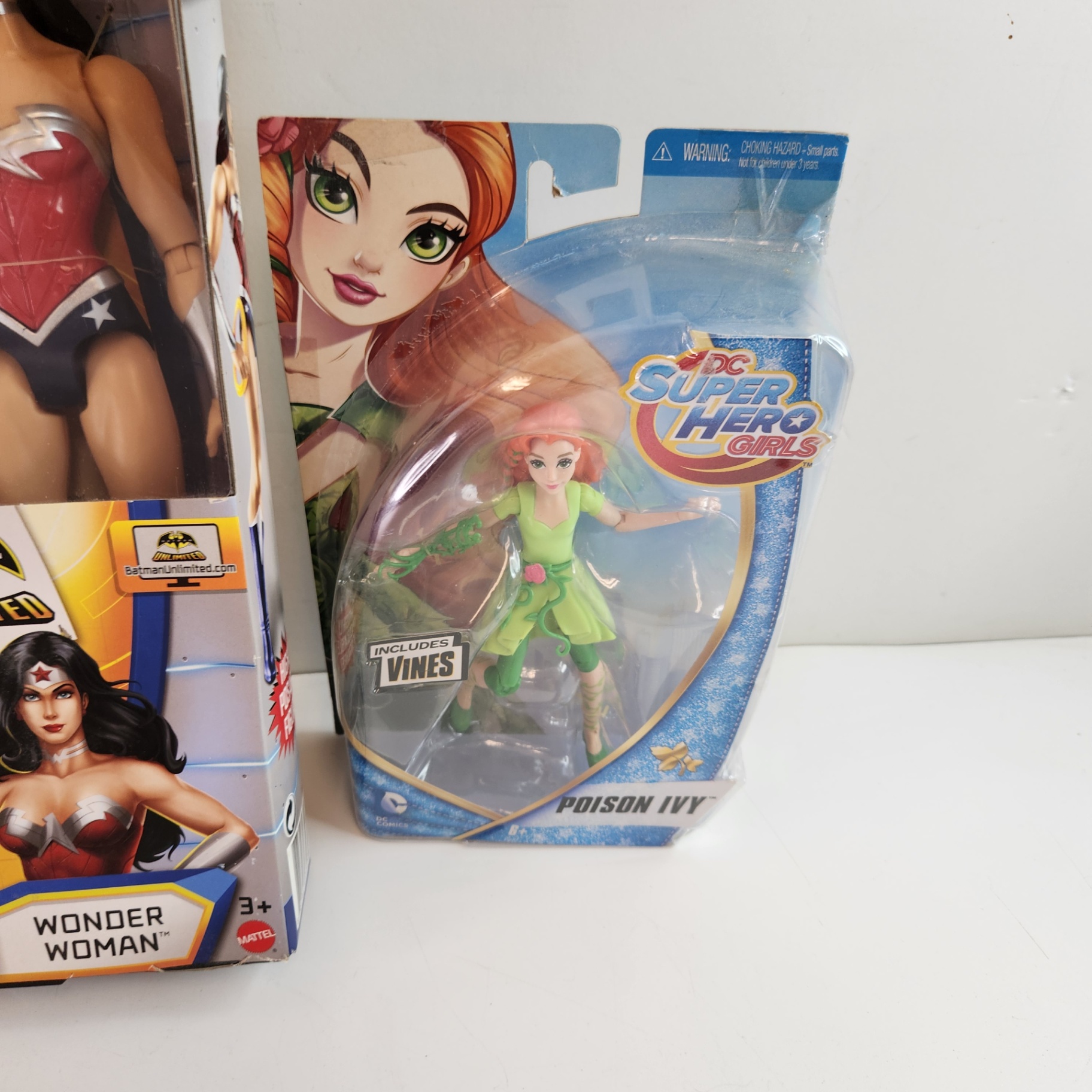 DC Wonder Woman Poison Ivy Action Figure Lunchbox  - image 4 of 5