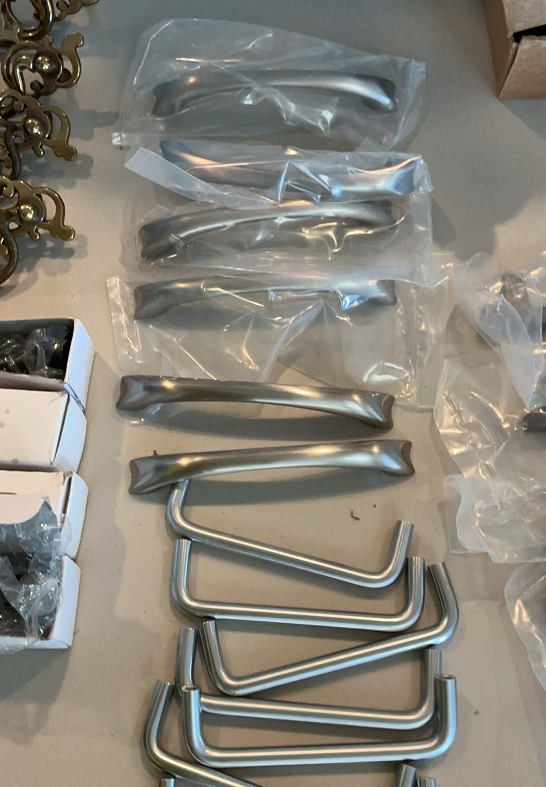Assorted hardware and hand tools - image 5 of 8
