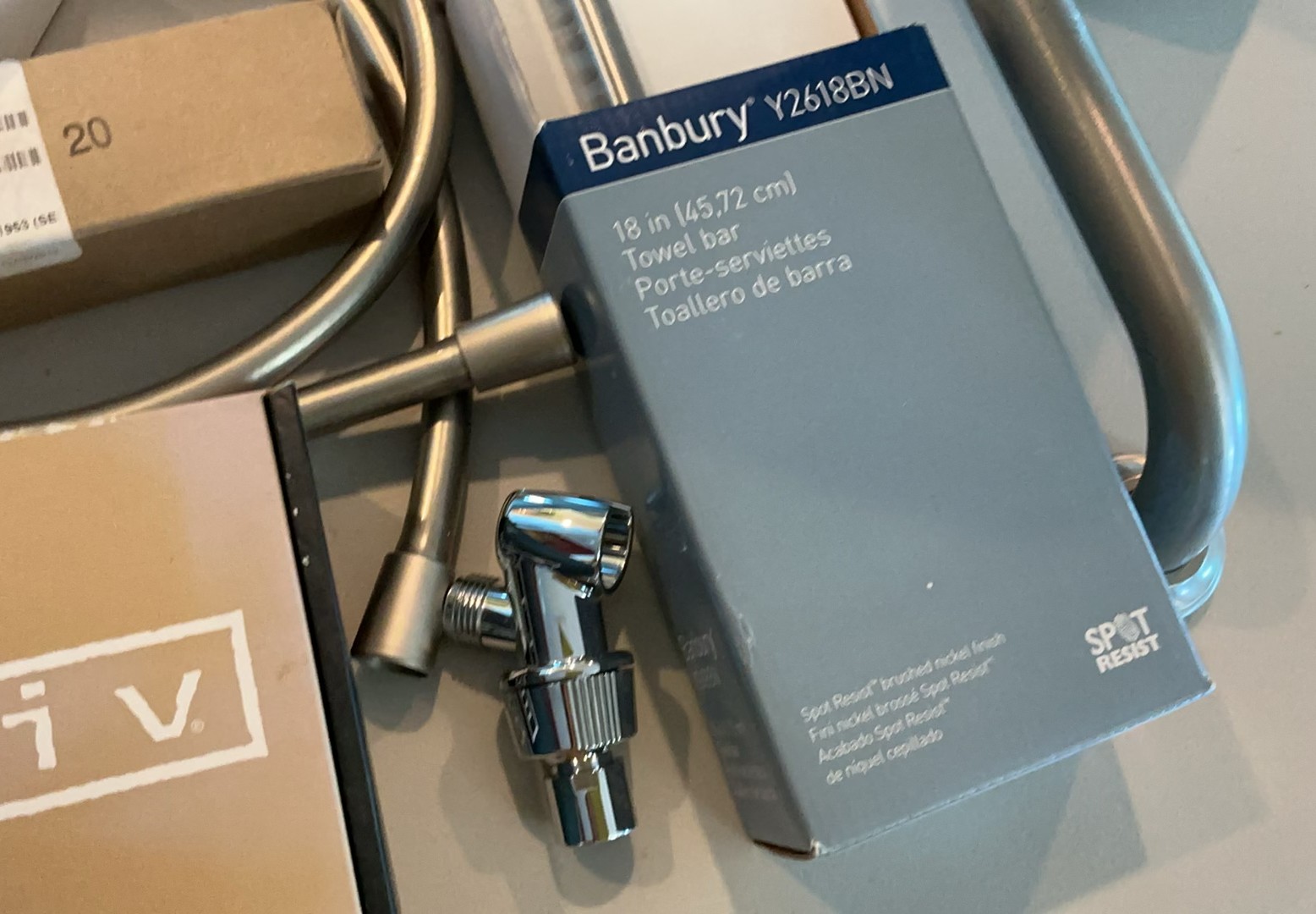 Assorted bathroom fixtures and hardware - image 6 of 9