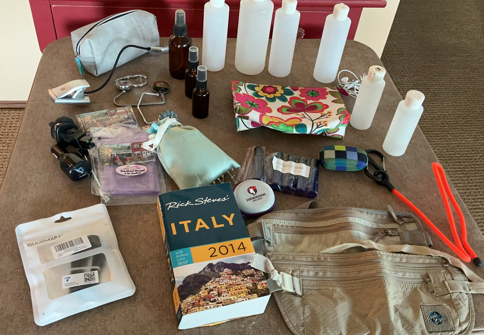 Italy travel guidebook and assorted travel accessories - image 1 of 8