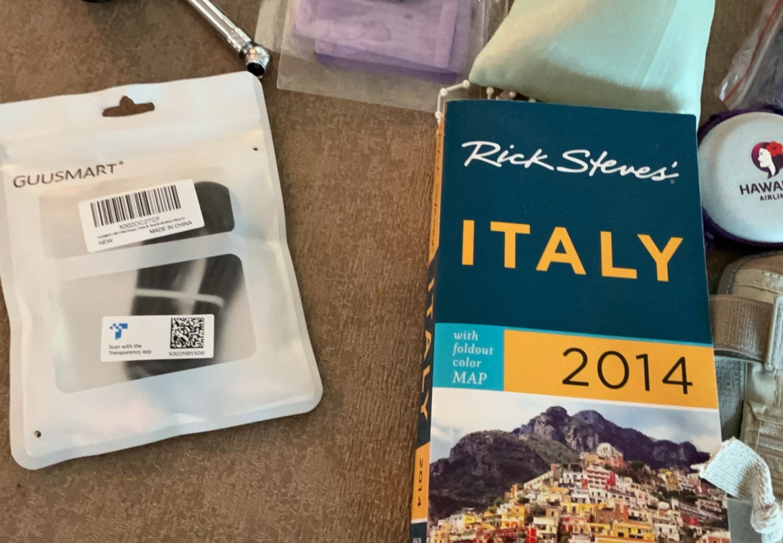 Italy travel guidebook and assorted travel accessories - image 8 of 8