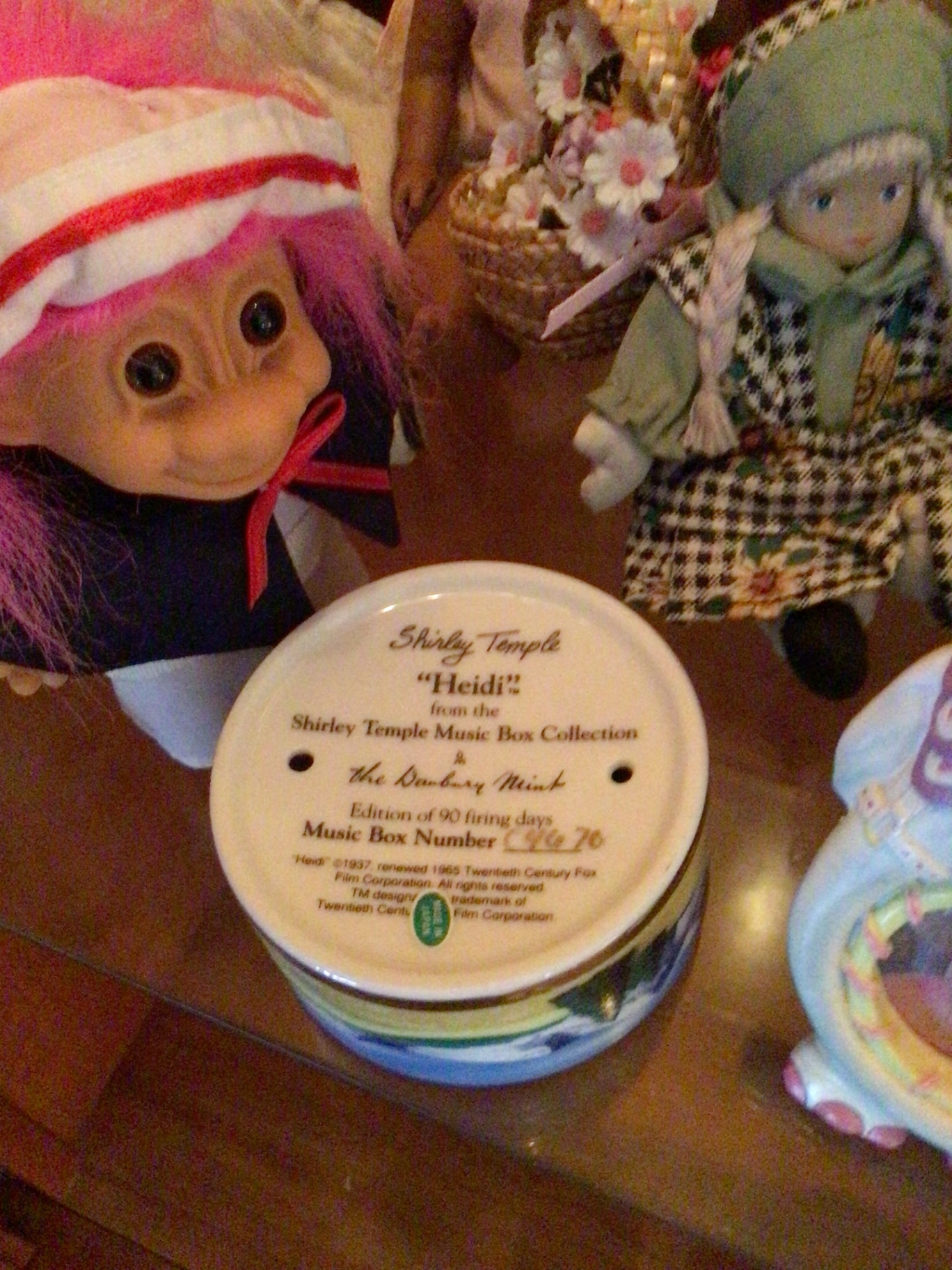 Vintage dolls and Shirley Temple music box tin - image 5 of 5