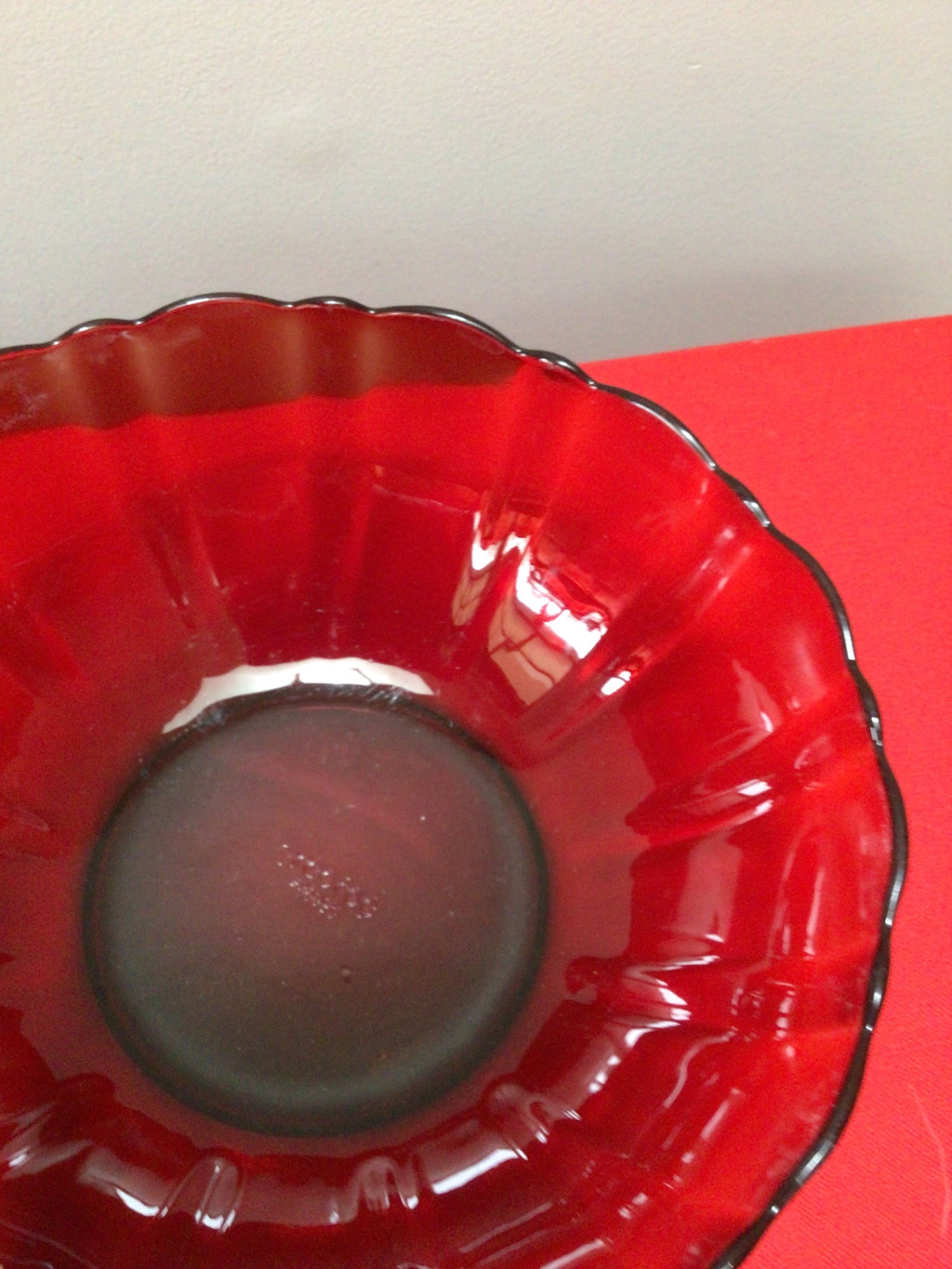 Set of Pyrex glass bowls and red casserole dish - image 3 of 5