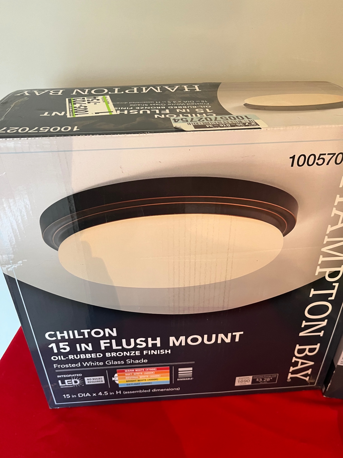 Assorted lighting fixtures and accessories - image 1 of 3