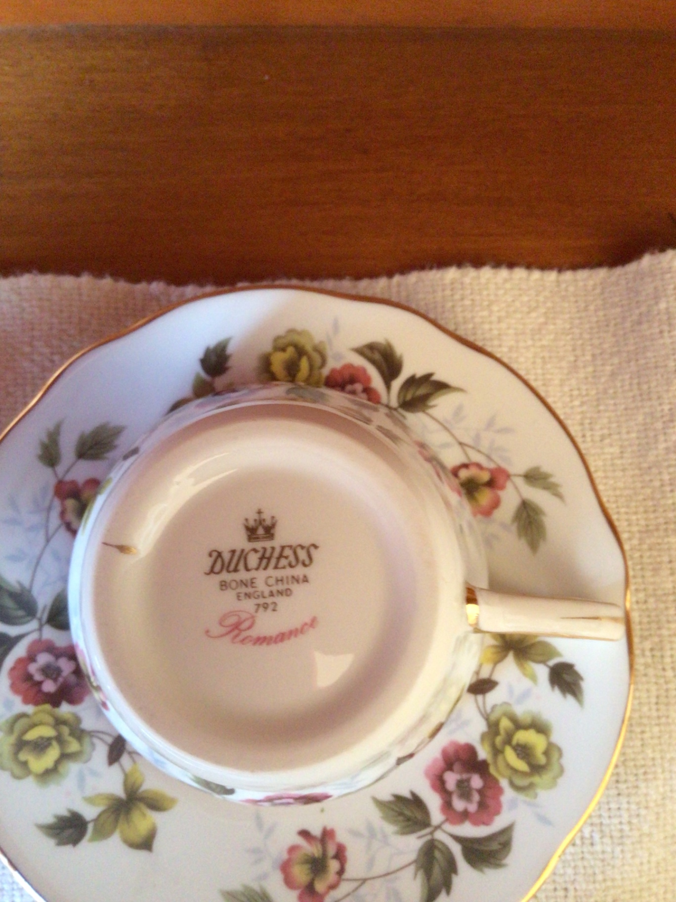 Set of vintage floral teacups and saucers - image 5 of 6