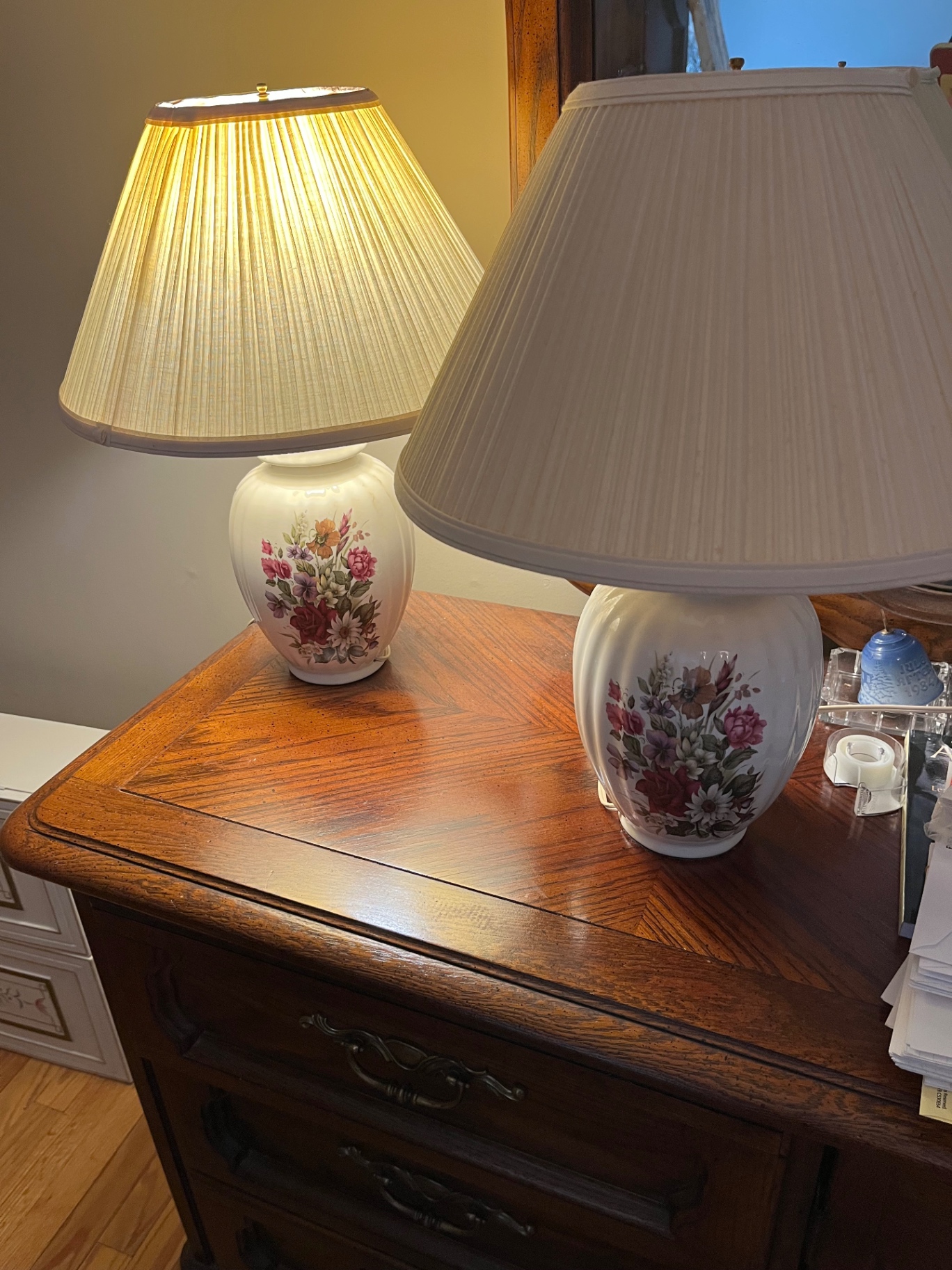 Pair of floral ceramic lamps - image 1 of 2