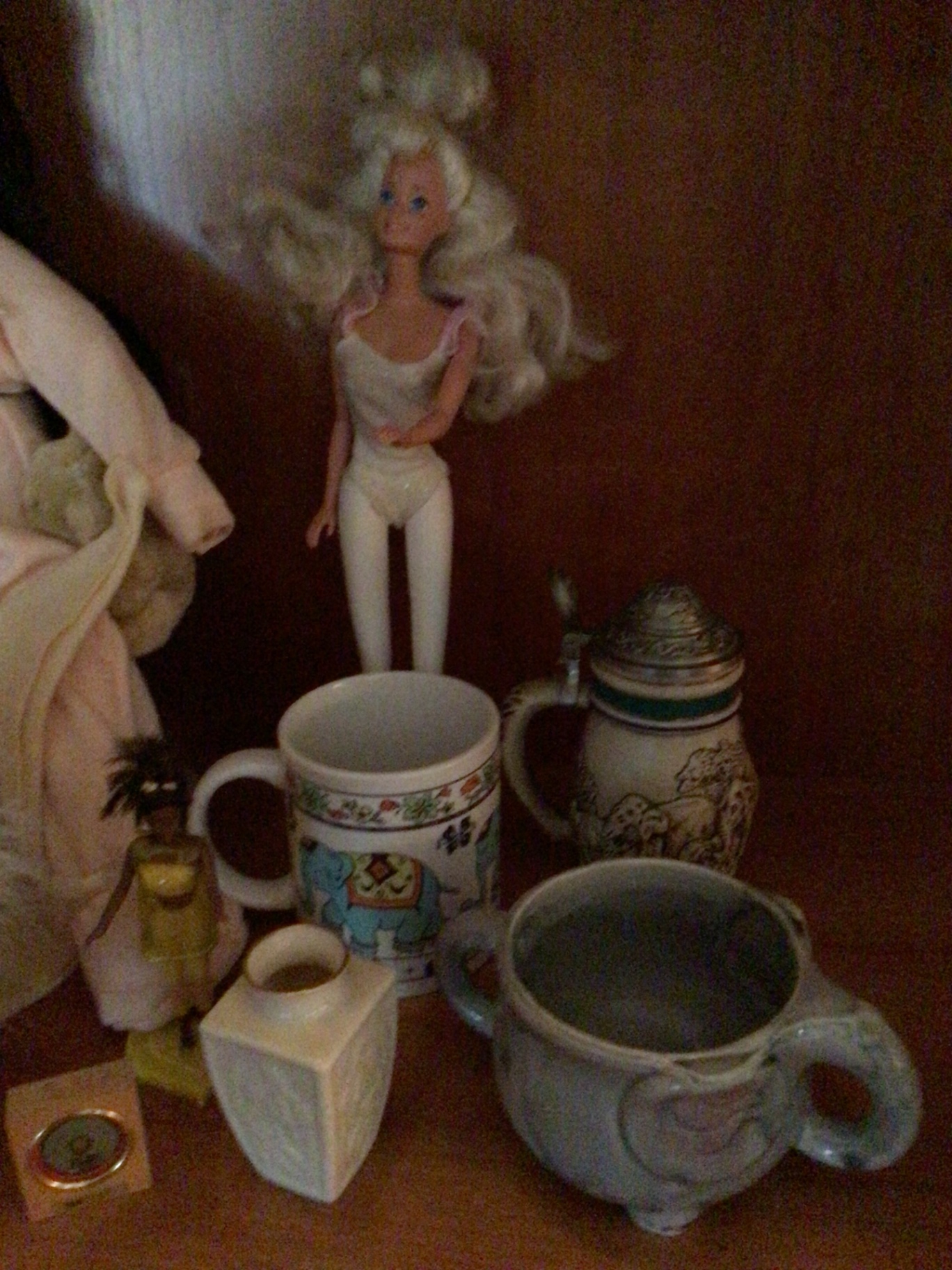 Dolls, figurines and ceramic collectibles - image 3 of 7