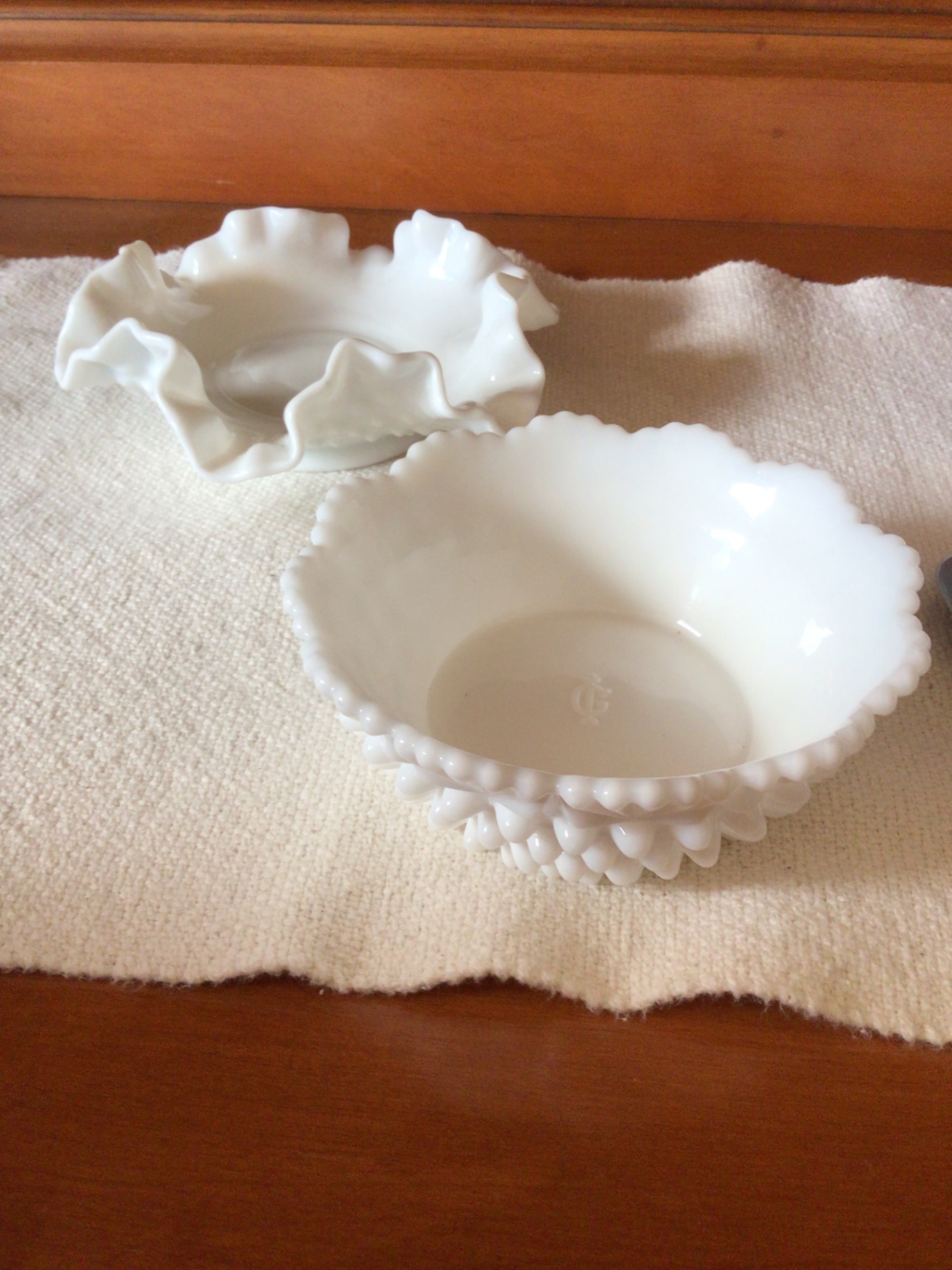 Assorted Kitchenware: milk glass, Rosemeade Bowls, Creamers, Pitchers and a Lidded Jar - image 3 of 3