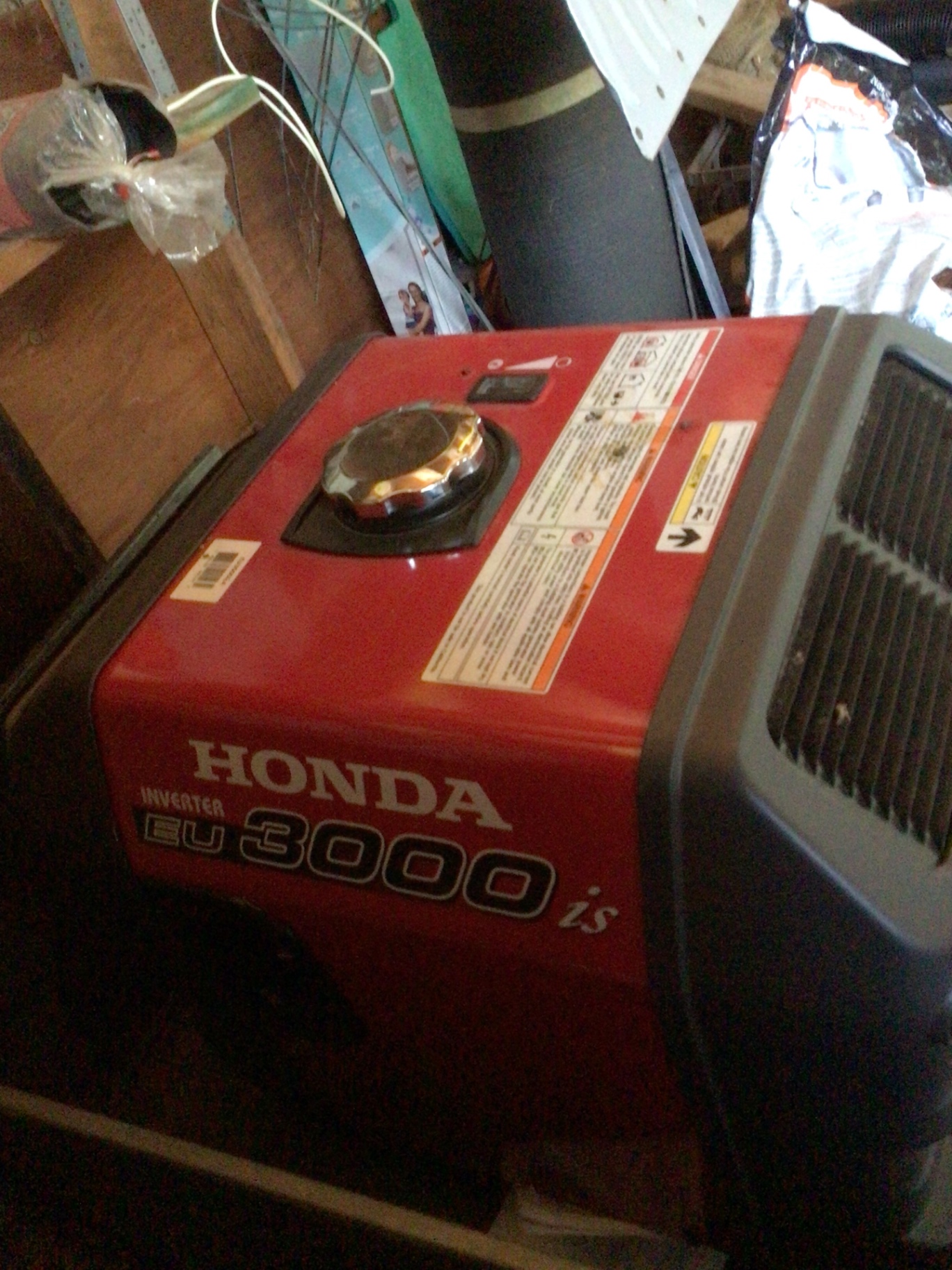 Honda EU3000is portable inverter generator - image 2 of 3