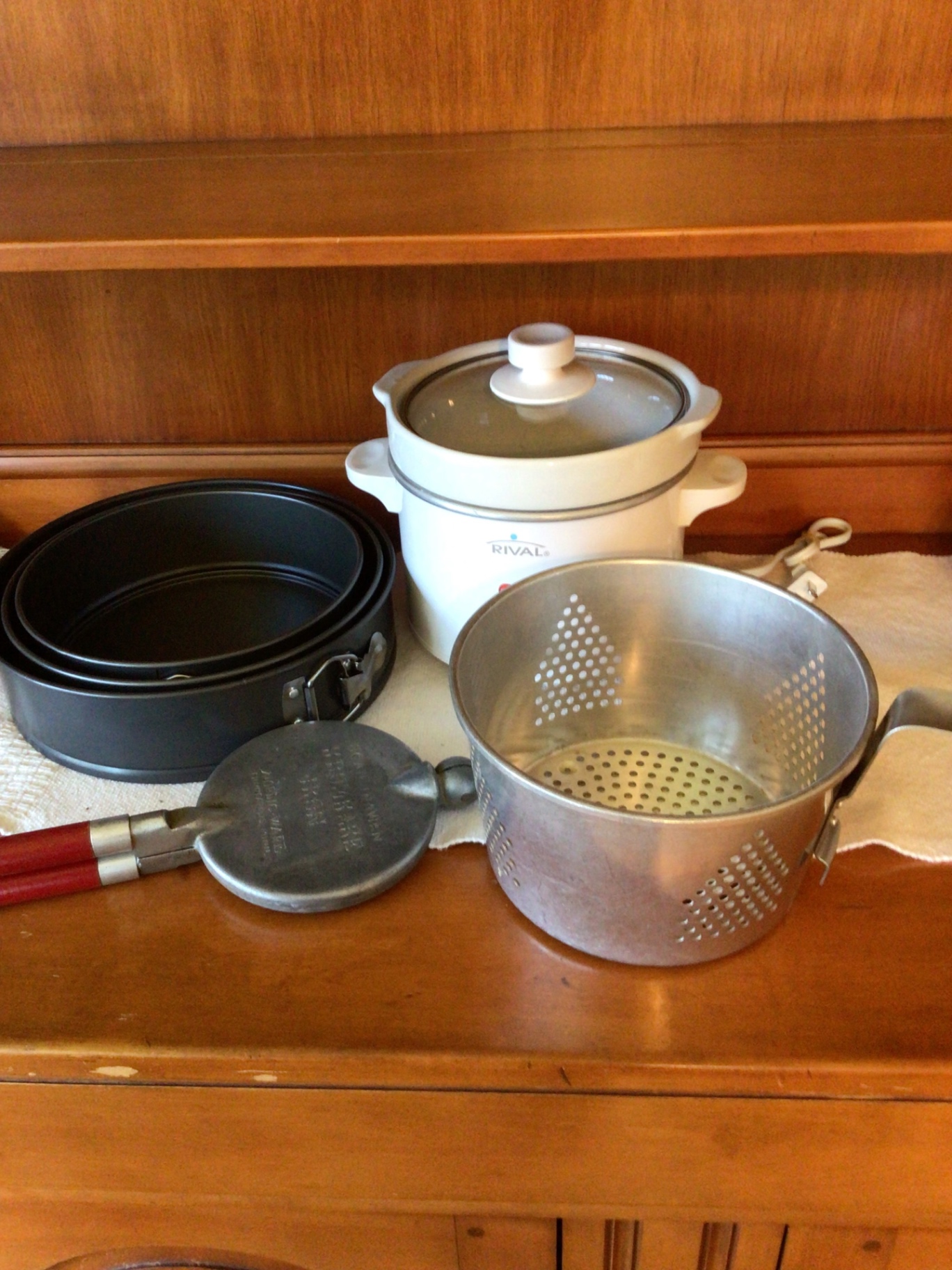 Rice cooker with steamer basket and nested pans - image 1 of 4
