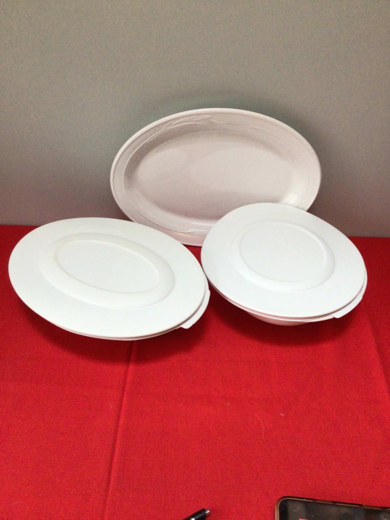 White Casual Elegance dinnerware with lids - image 4 of 4