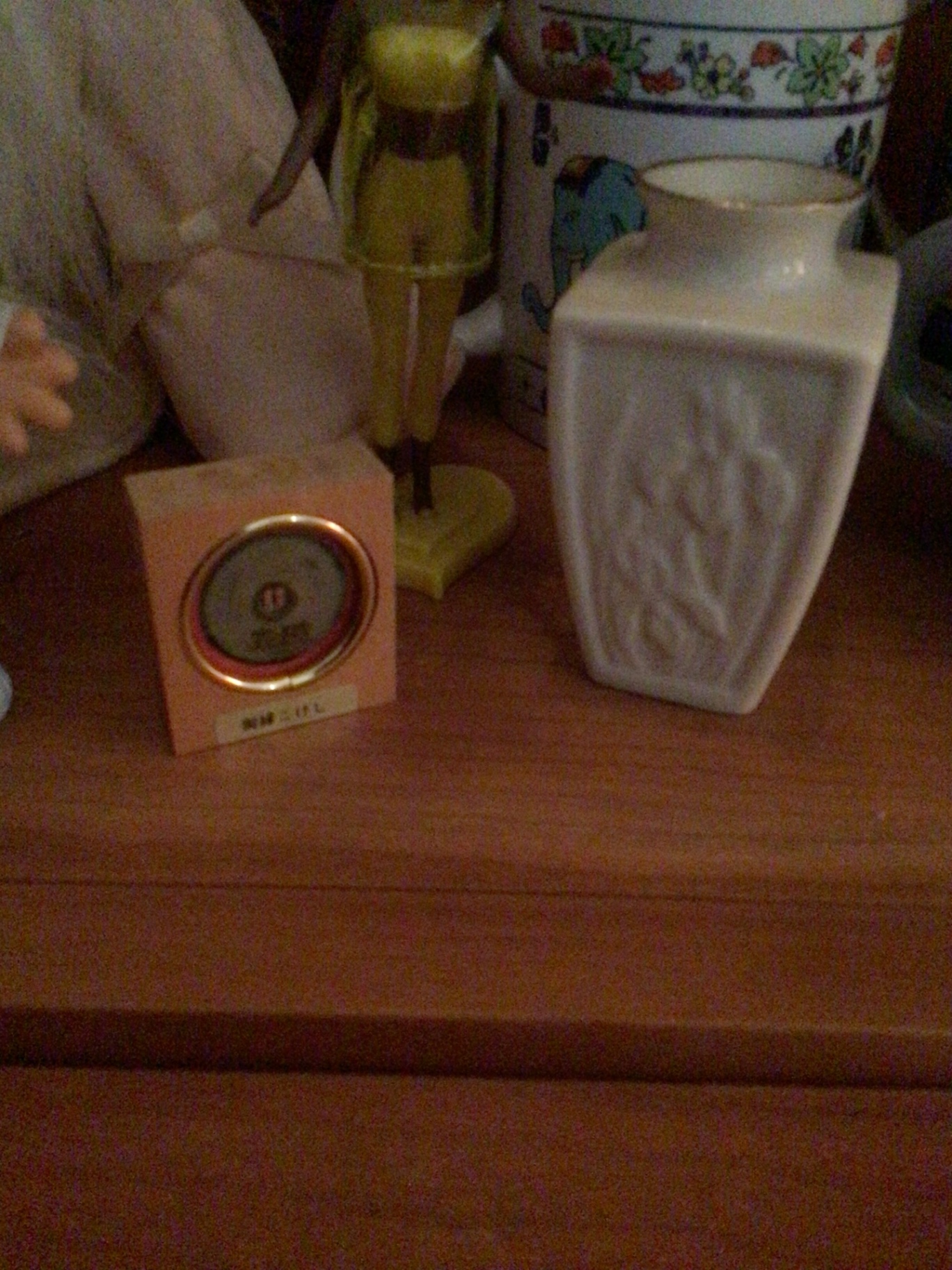 Dolls, figurines and ceramic collectibles - image 4 of 7