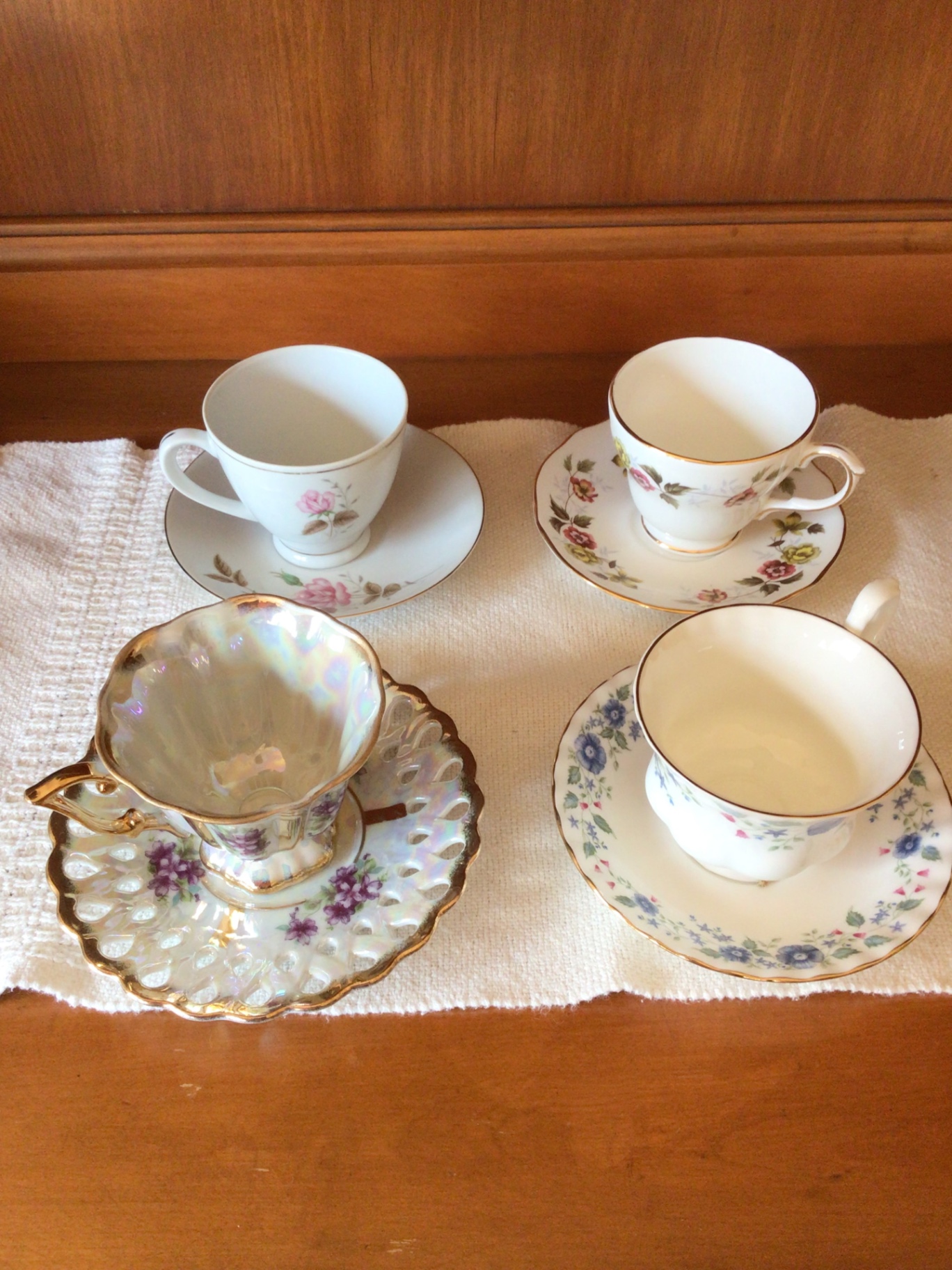 Set of vintage floral teacups and saucers - image 2 of 6