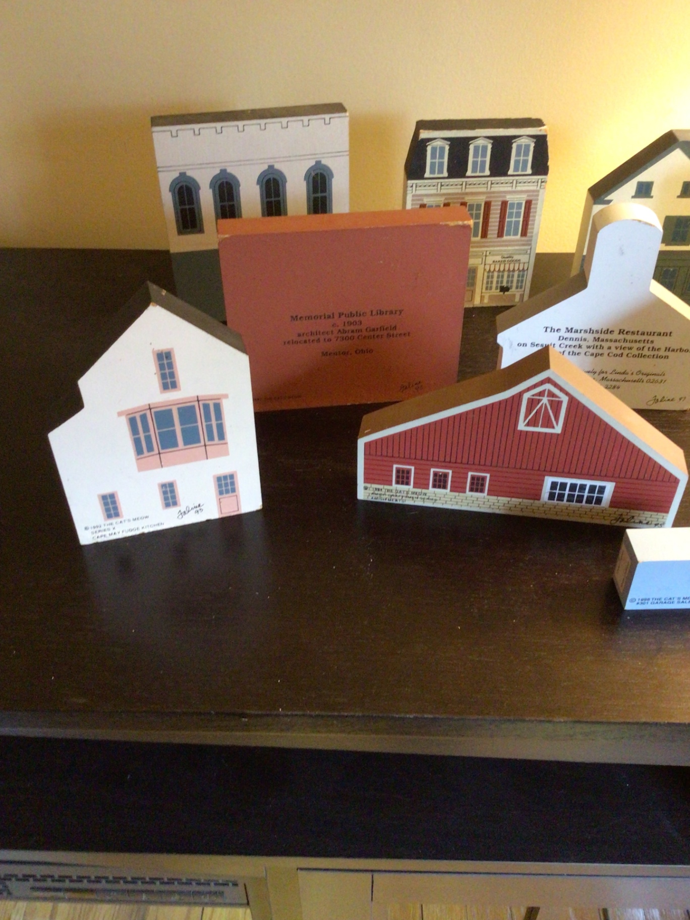 Set of wooden miniature town buildings - image 5 of 6