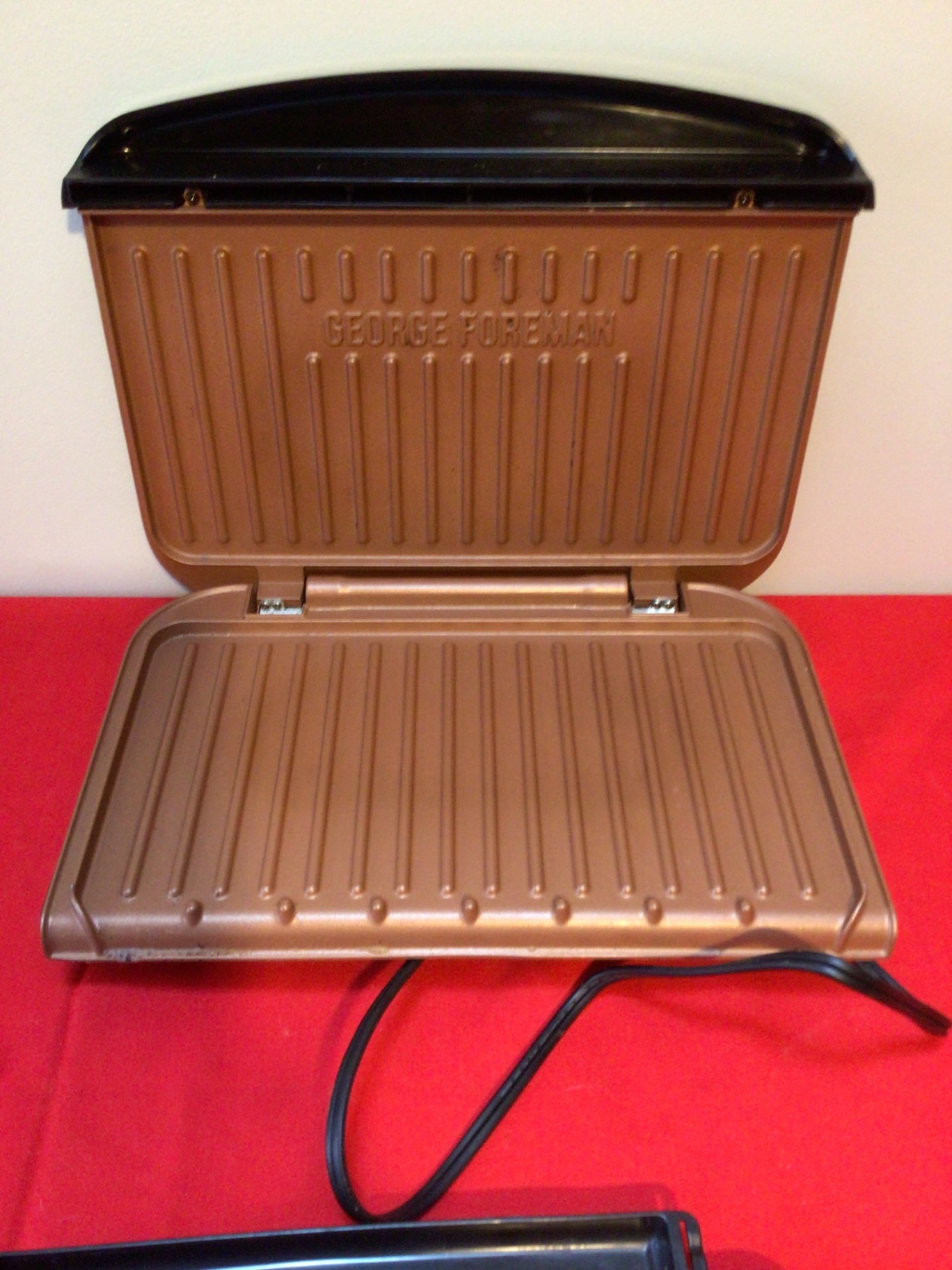 George Foreman electric grill with lid - image 2 of 3