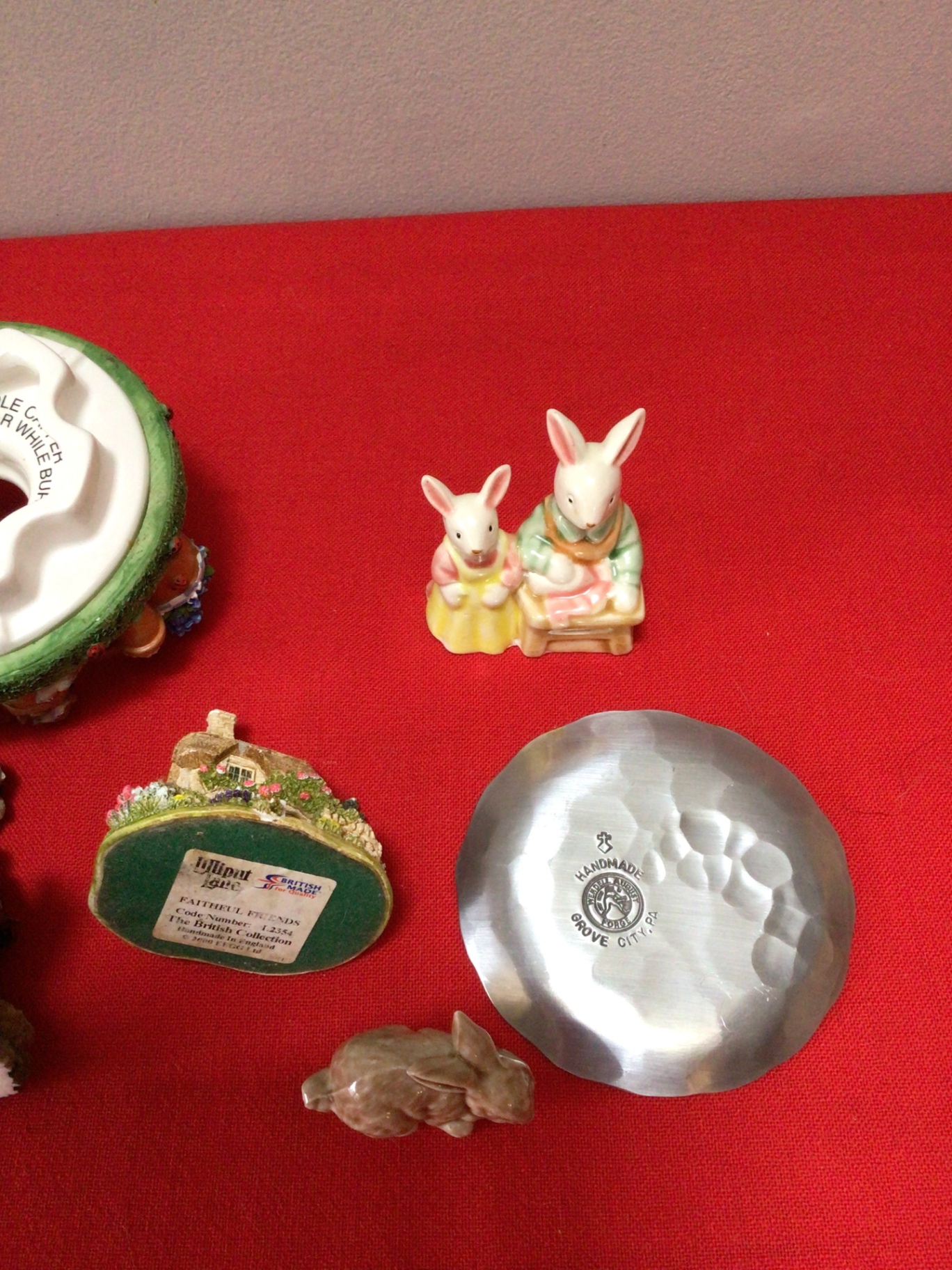 Boyd’s Bears Assorted miniature figurines and decorative ceramics - image 4 of 4
