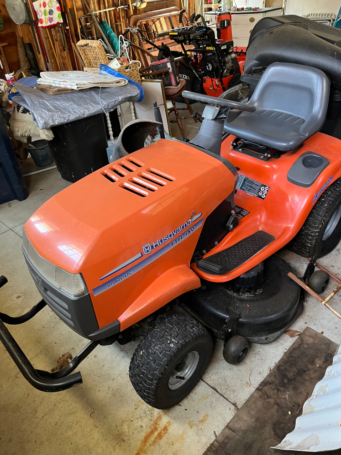 Husqvarna YTH 1150 riding lawn mower MINIMUM BID  $200 - image 1 of 4