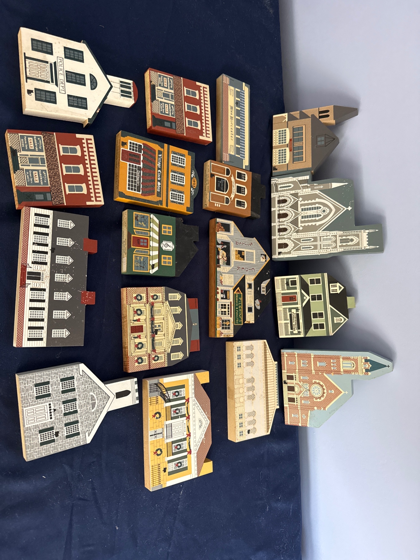 Cats Meow - Collection of wooden town-building blocks - image 1 of 5