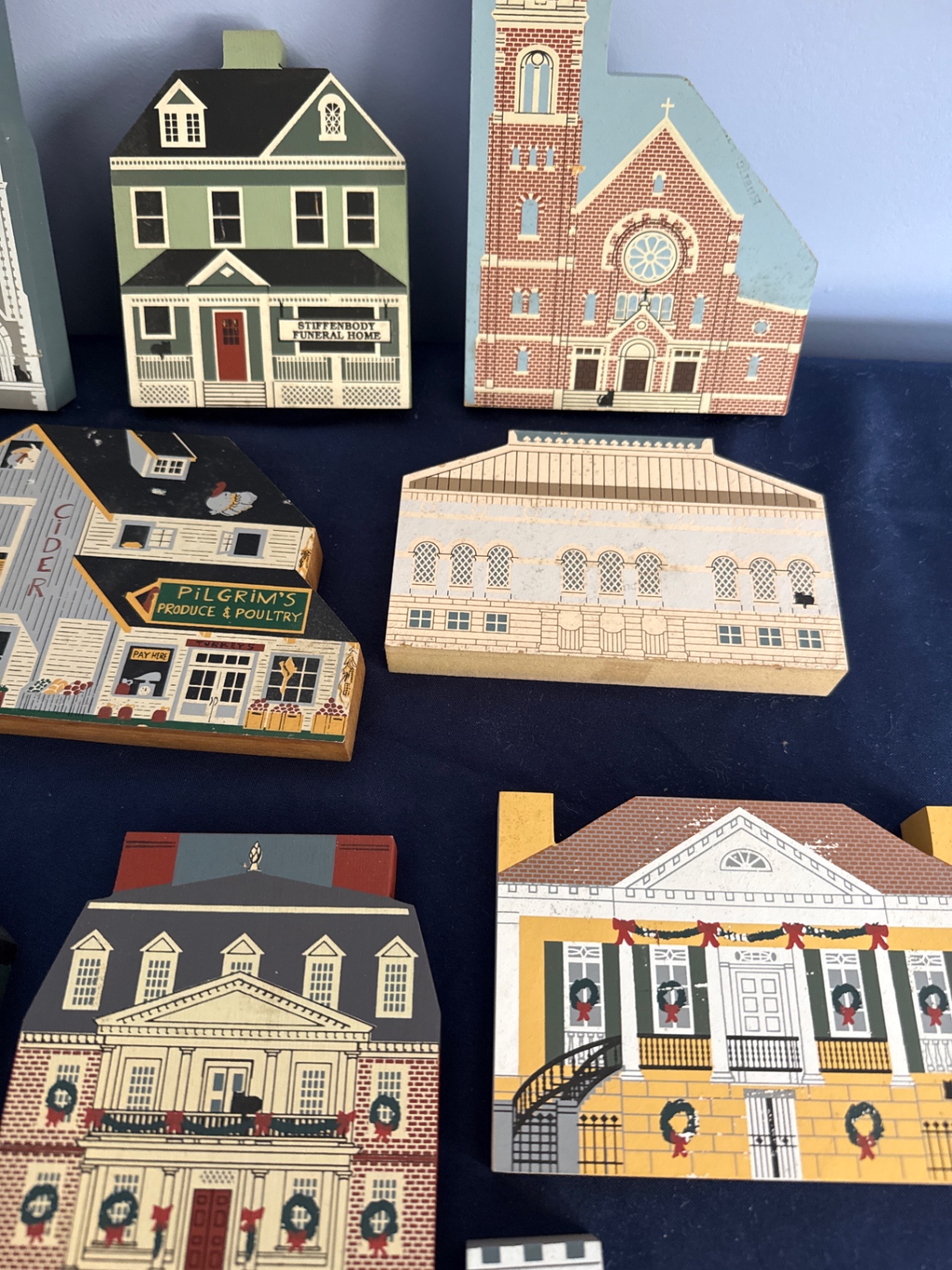 Cats Meow - Collection of wooden town-building blocks - image 3 of 5
