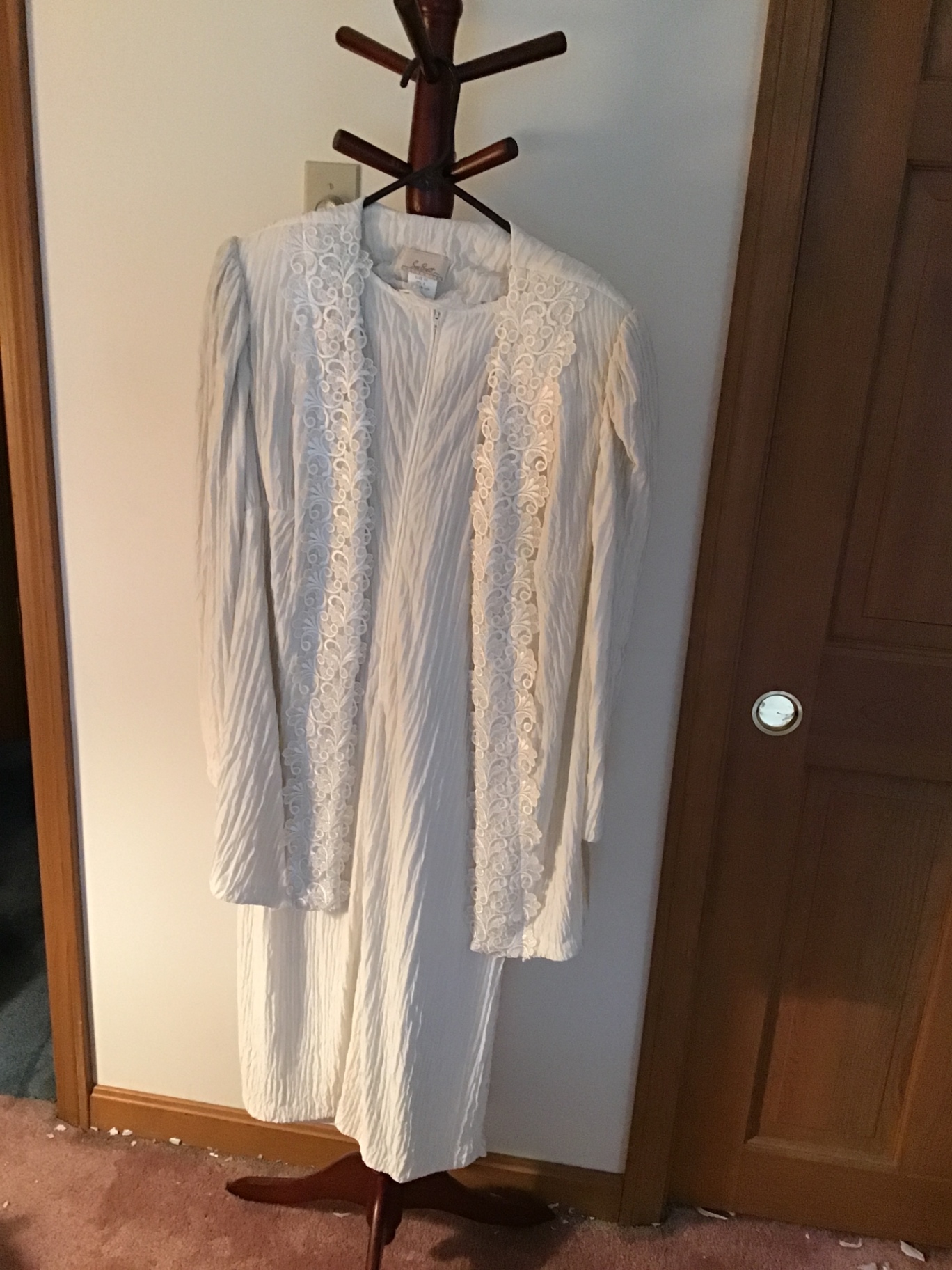 Graphic dress size 14 - white sweater 1x- cream dress & jacket xl - image 2 of 4