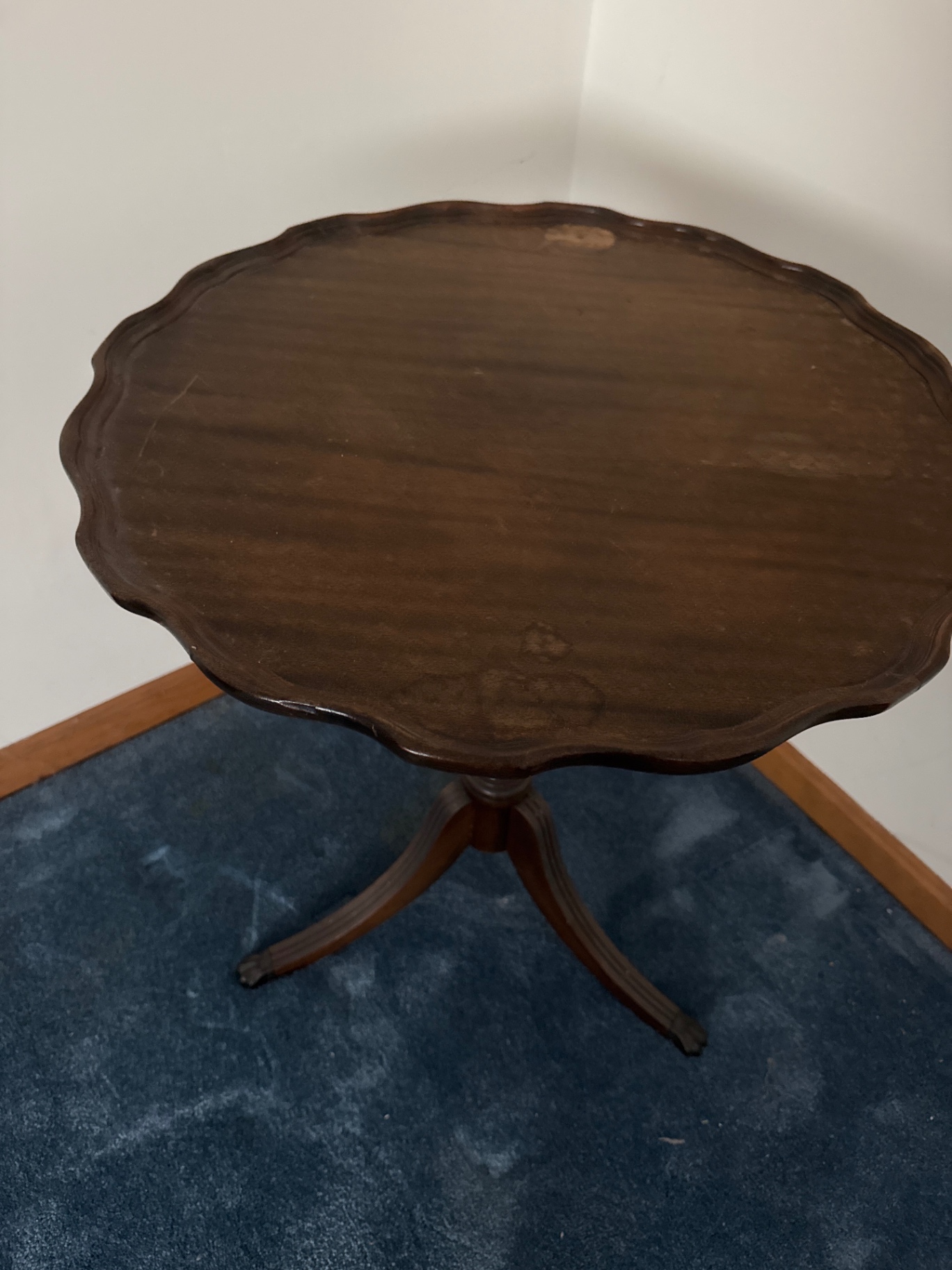 Round scalloped-edge pedestal table - image 1 of 3