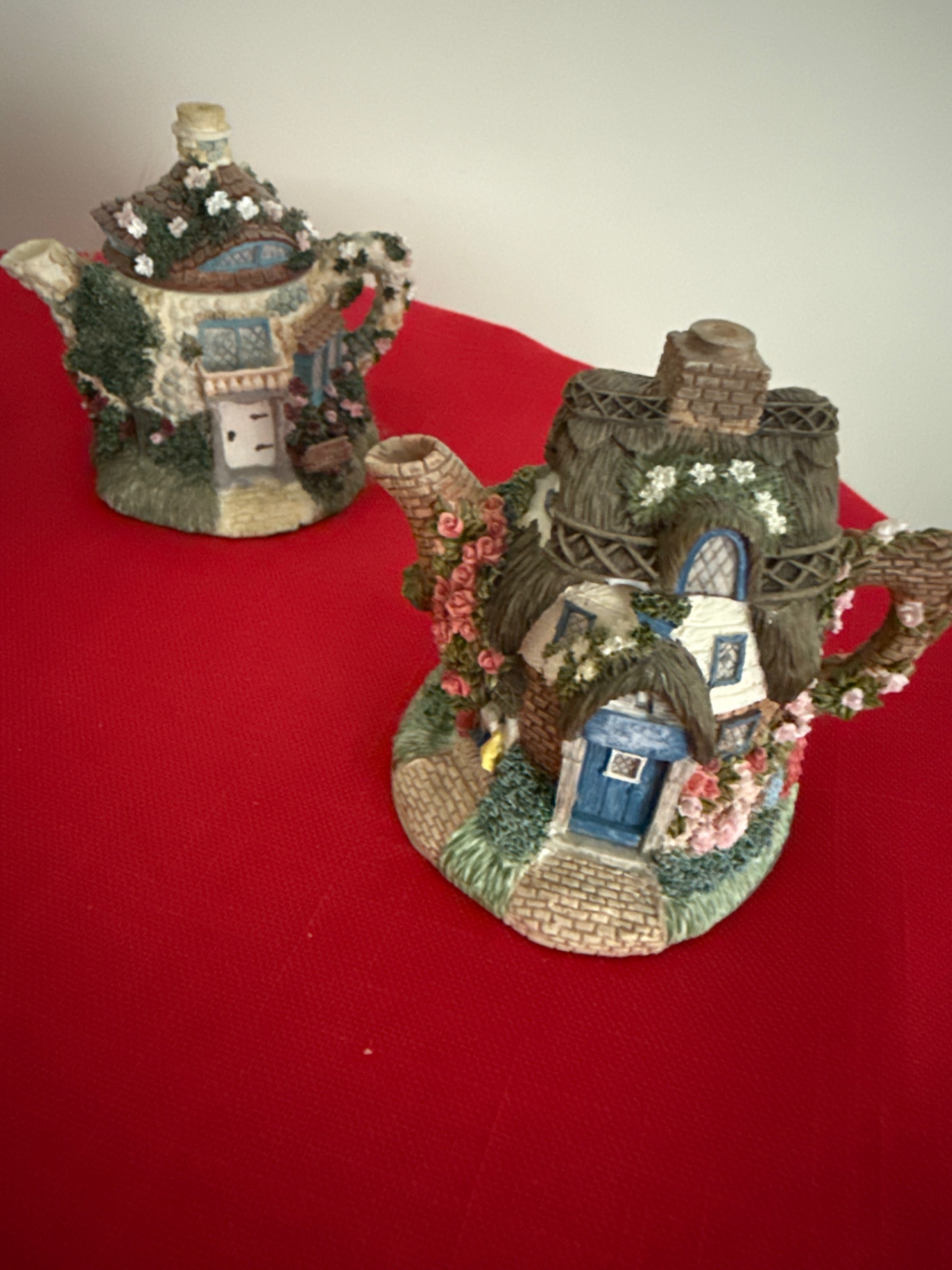 Lenox The Tea Garden Cottages miniature porcelain teapots - image 3 of 5