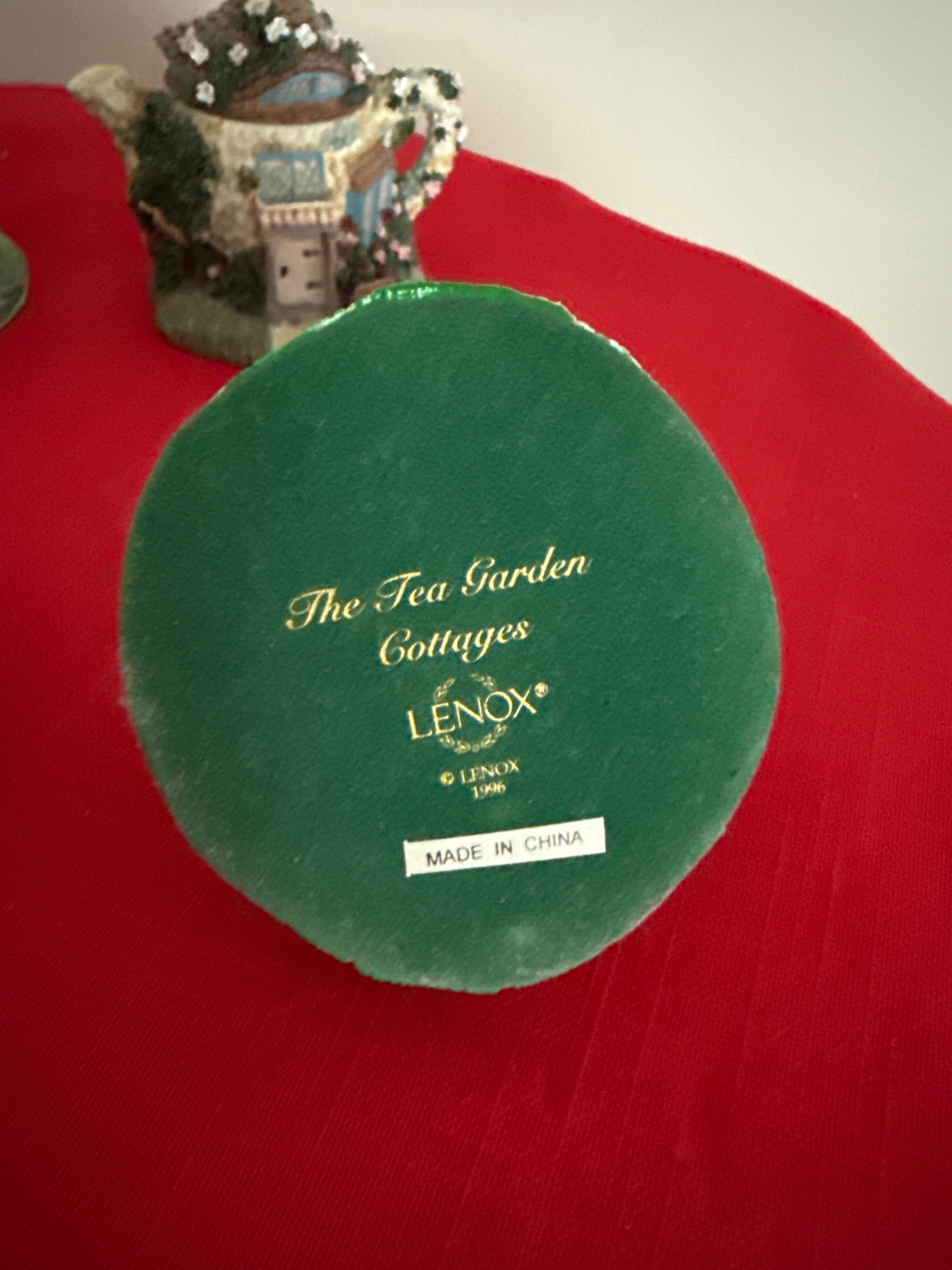 Lenox The Tea Garden Cottages miniature porcelain teapots - image 5 of 5