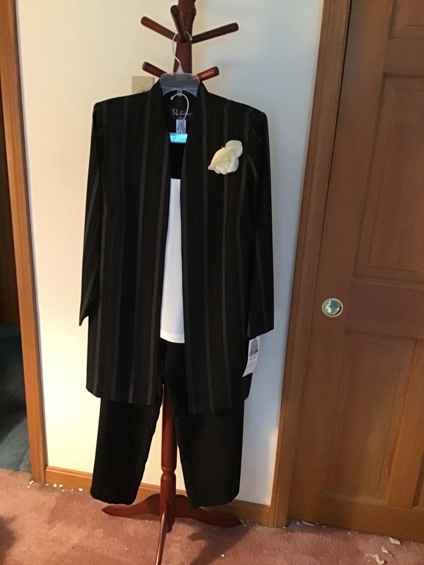Women’s size 14w with tags - size 10 with tags - image 3 of 4