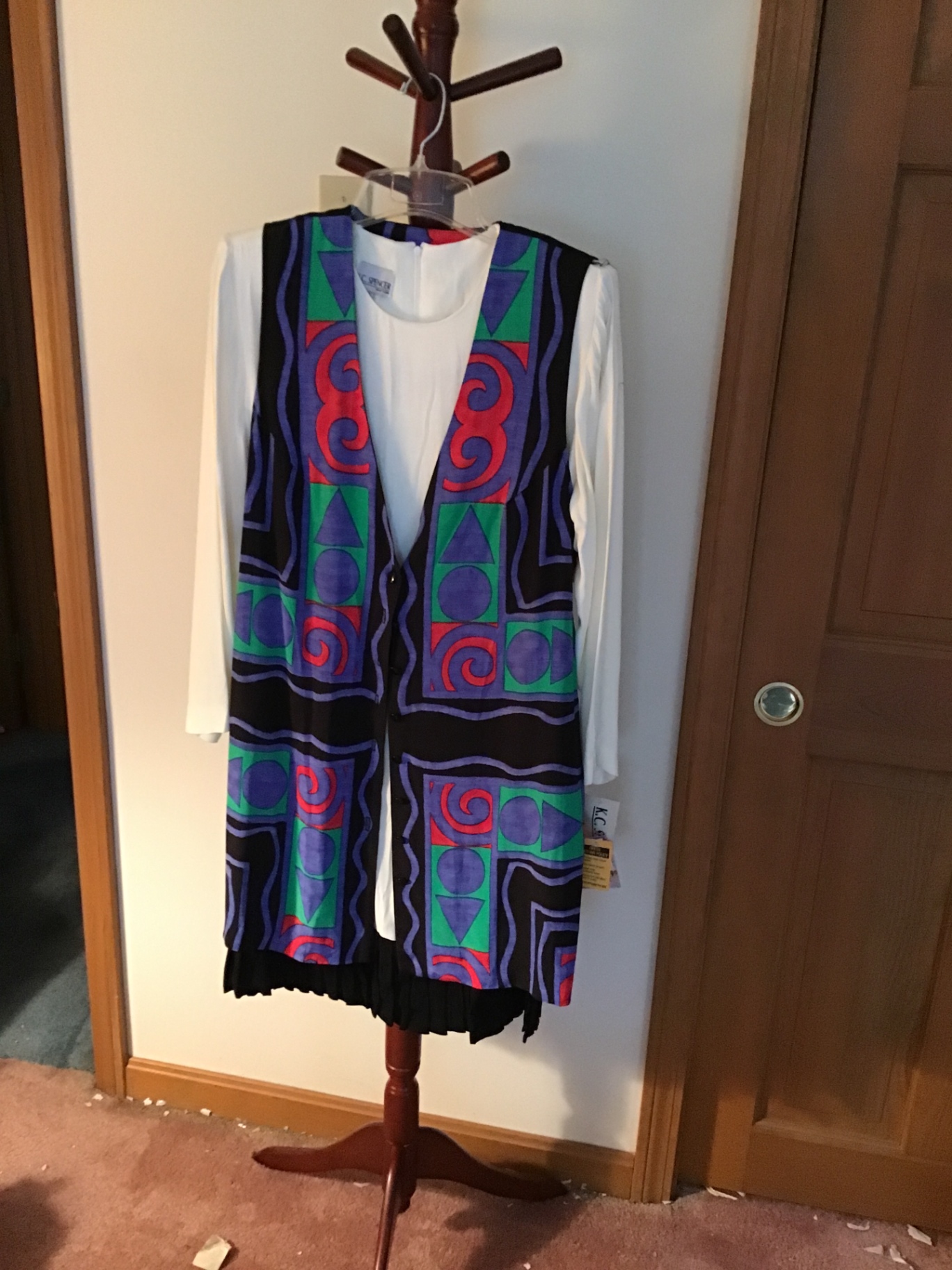 Graphic dress size 14 - white sweater 1x- cream dress & jacket xl - image 4 of 4